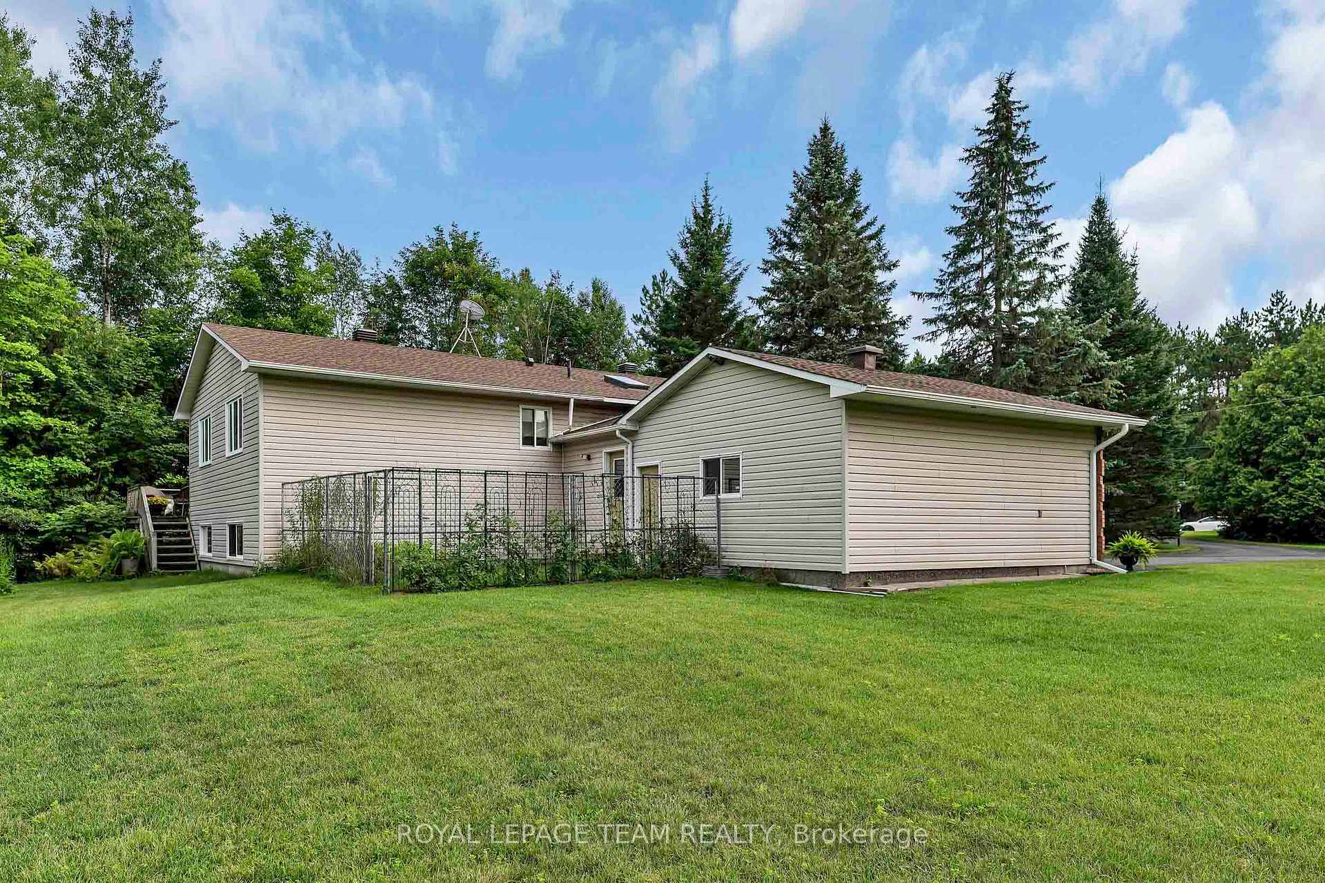 Photo 32 of 1043 County 44 Road, North Grenville, North Grenville Twp (Kemptville South) — HOMEH