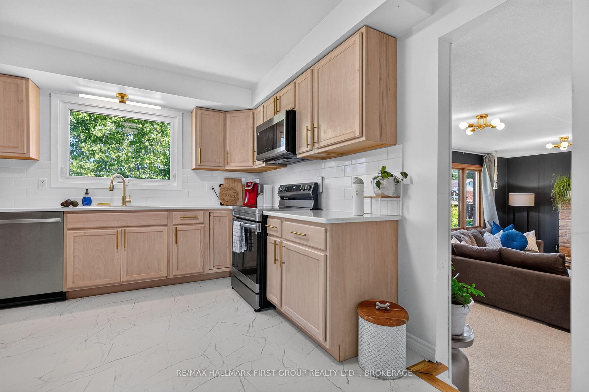 Photo 15 of 417 Glen Castle Road, Kingston, City SouthWest — HOMEH