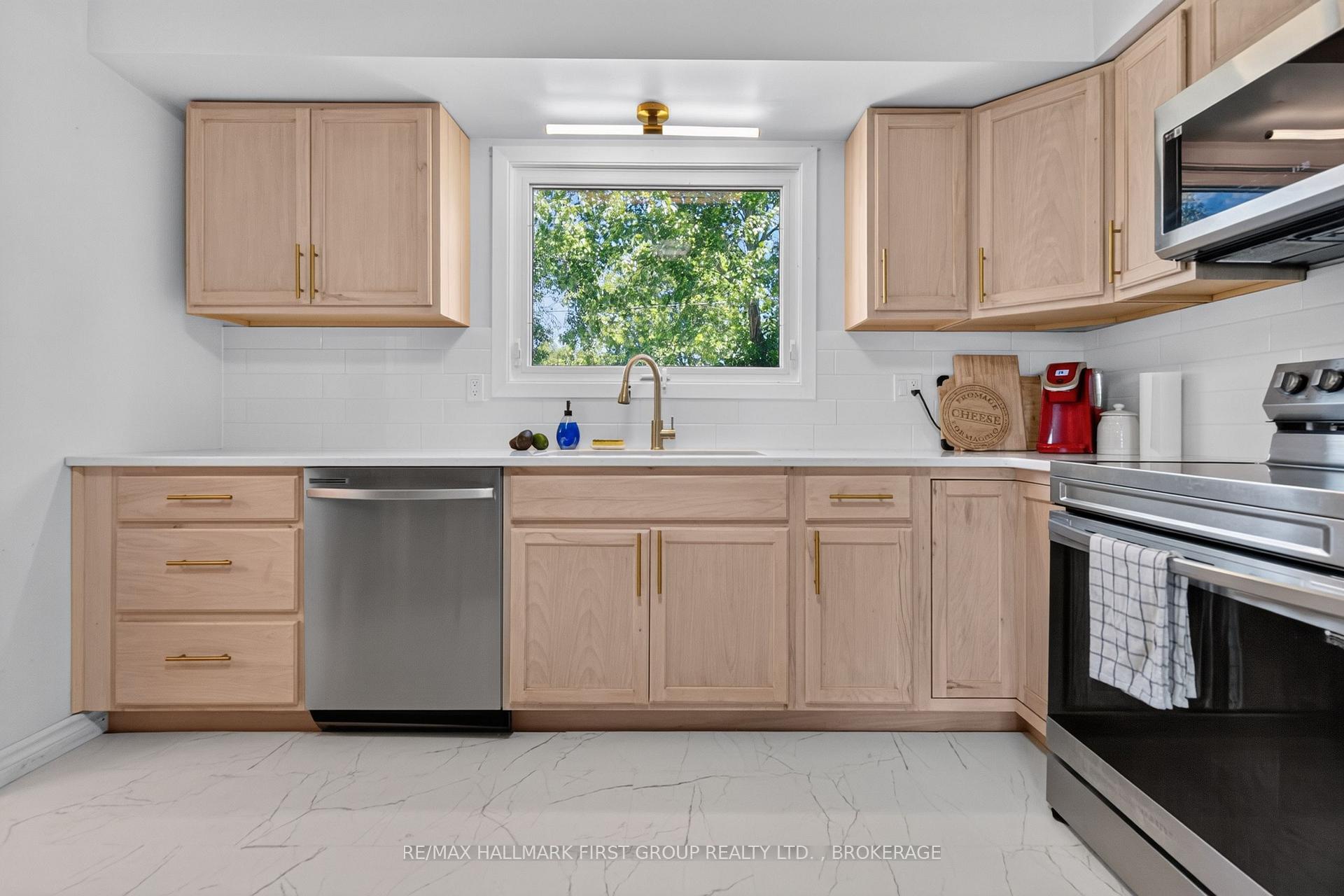 Photo 17 of 417 Glen Castle Road, Kingston, City SouthWest — HOMEH