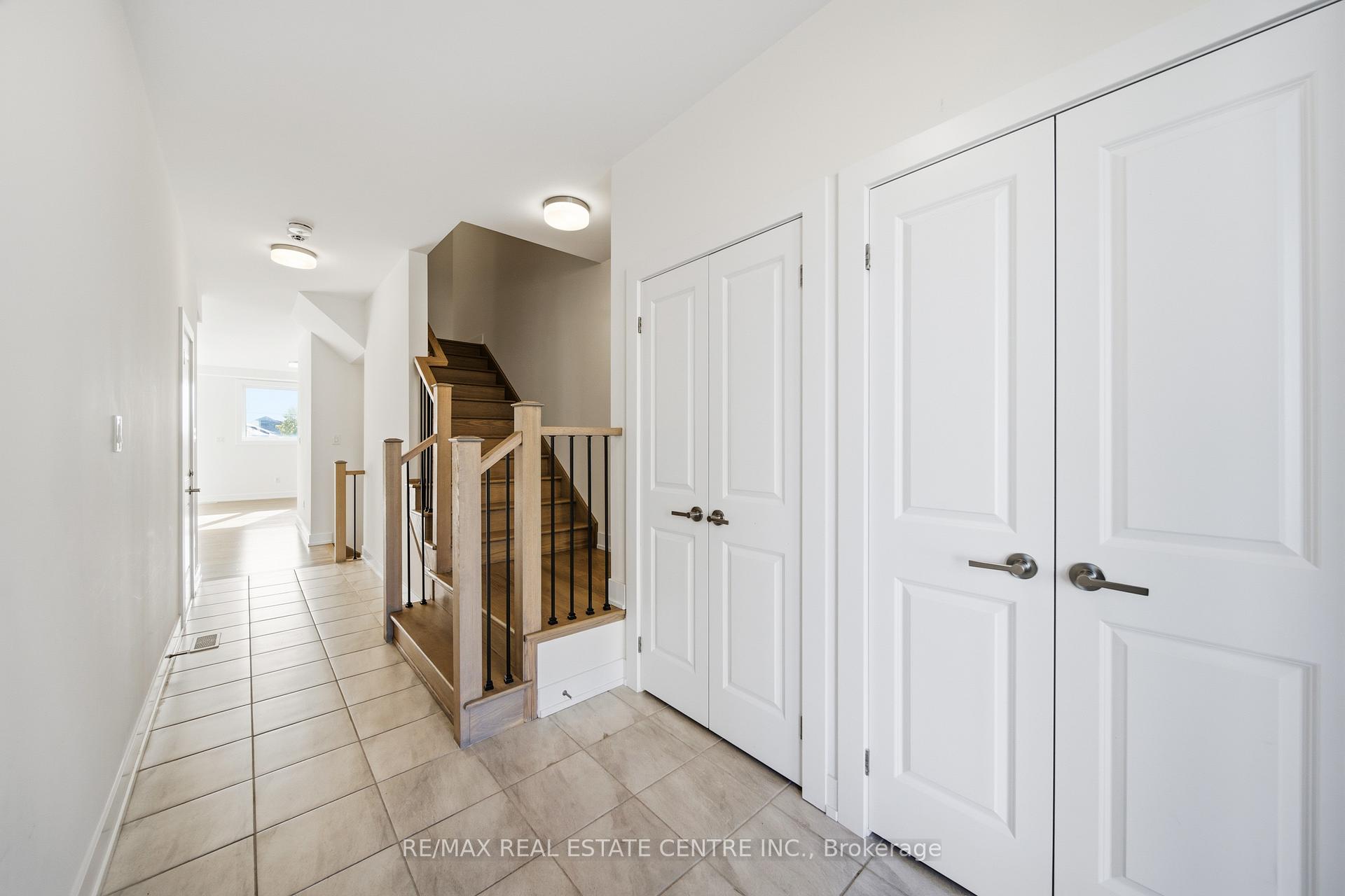 Photo 8 of Unit 20, 2273 Turnberry Road, Burlington, Rose — HOMEH