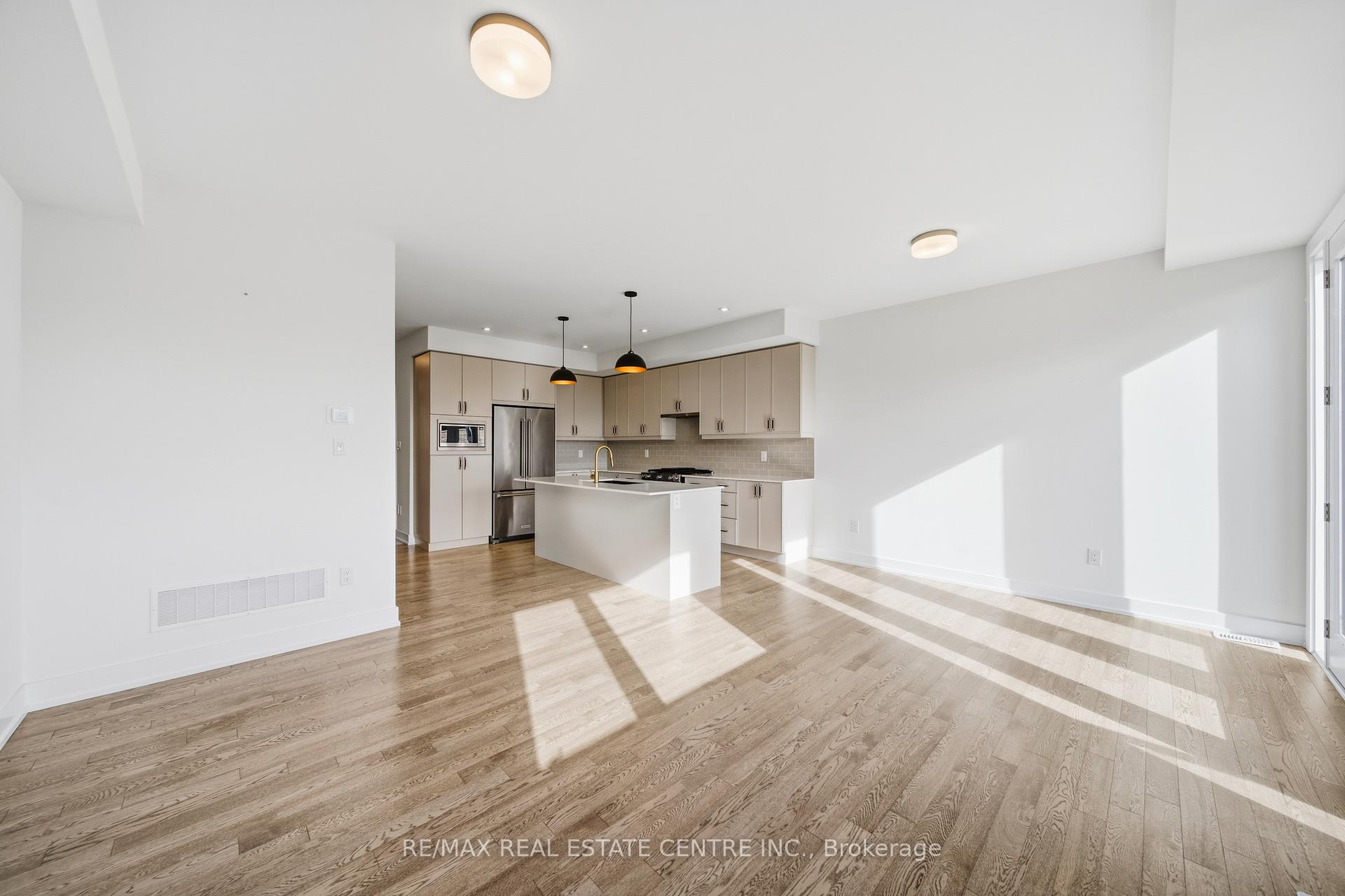 Photo 18 of Unit 20, 2273 Turnberry Road, Burlington, Rose — HOMEH