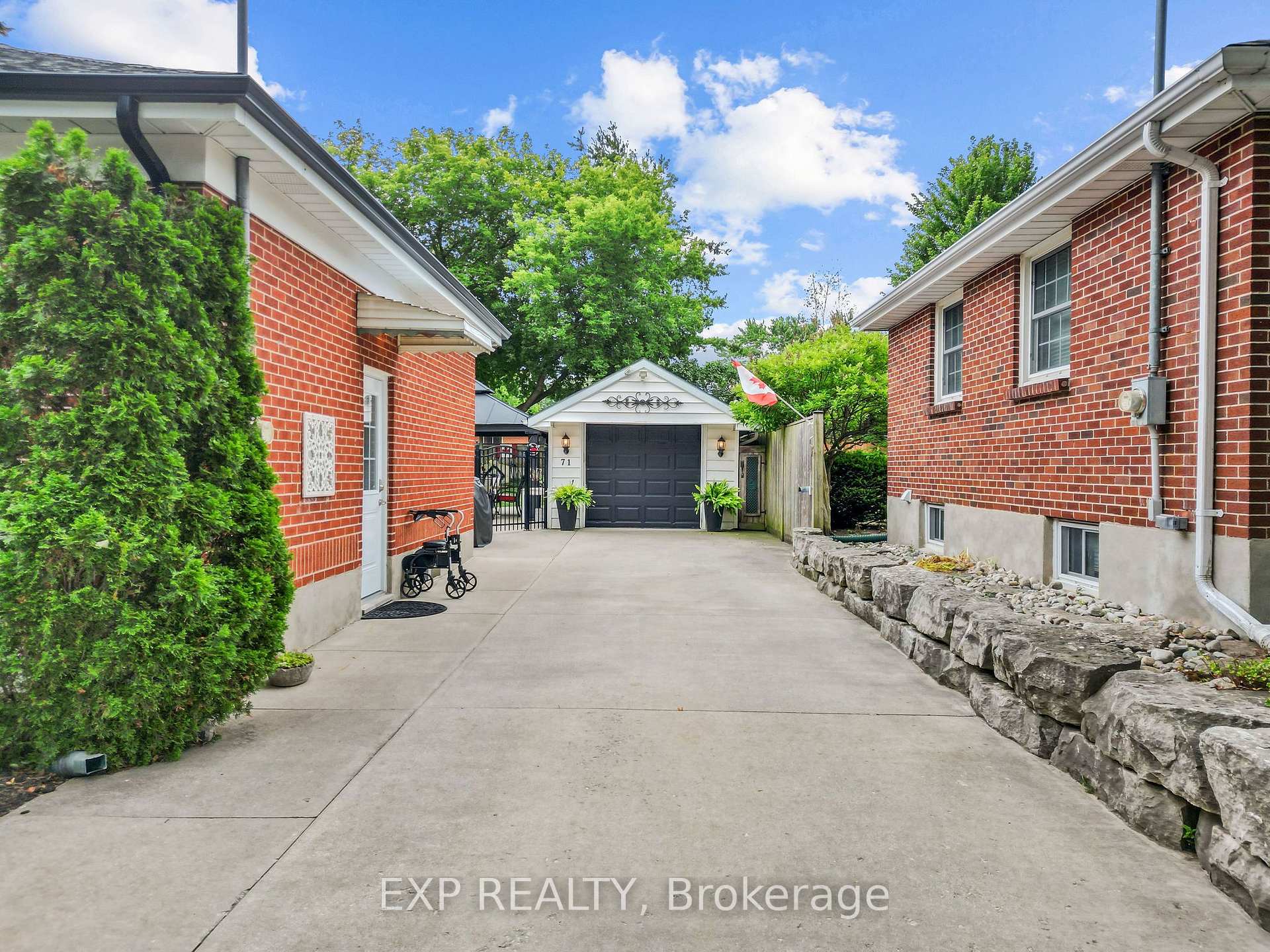 Photo 2 of 71 Marianna Drive, London, South V — HOMEH