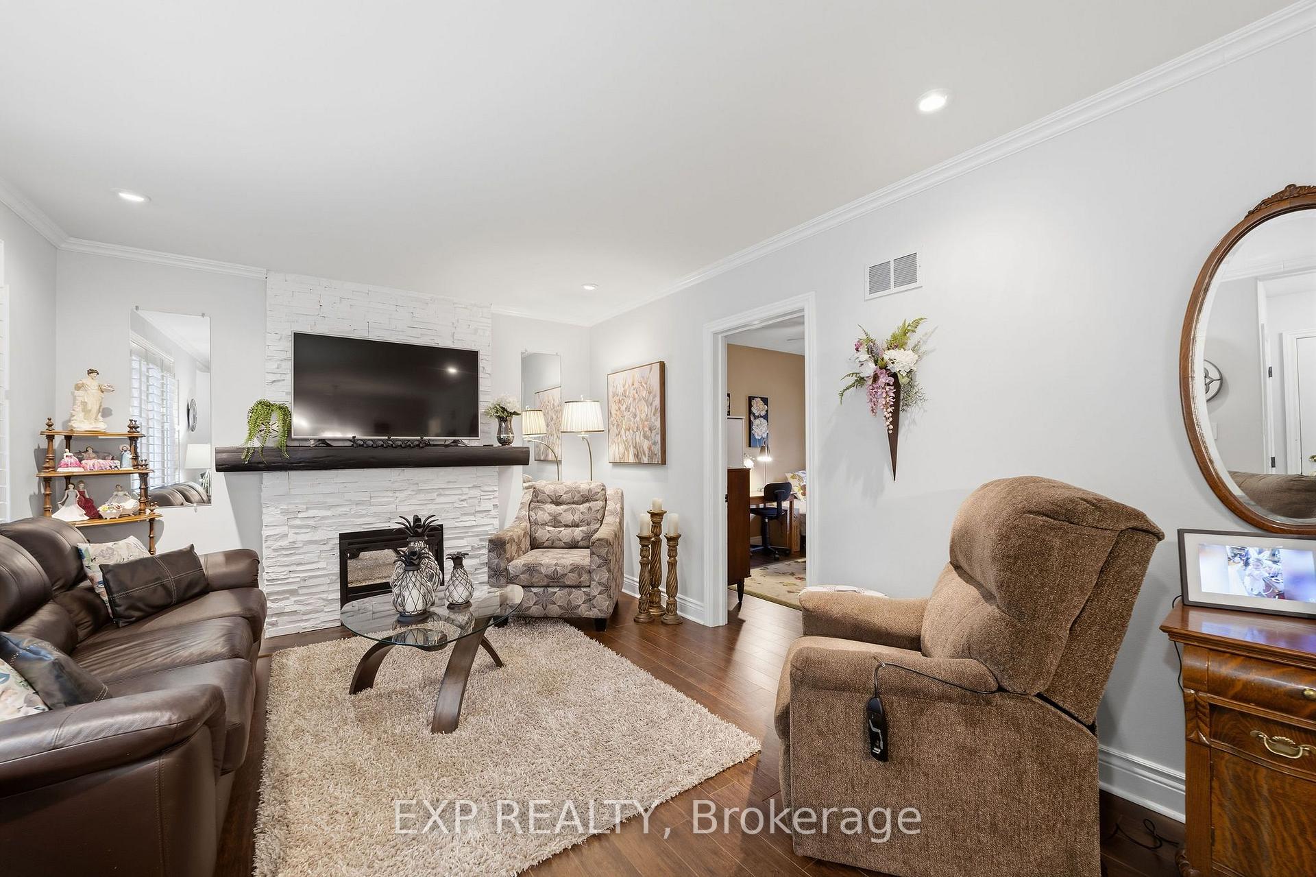 Photo 6 of 71 Marianna Drive, London, South V — HOMEH