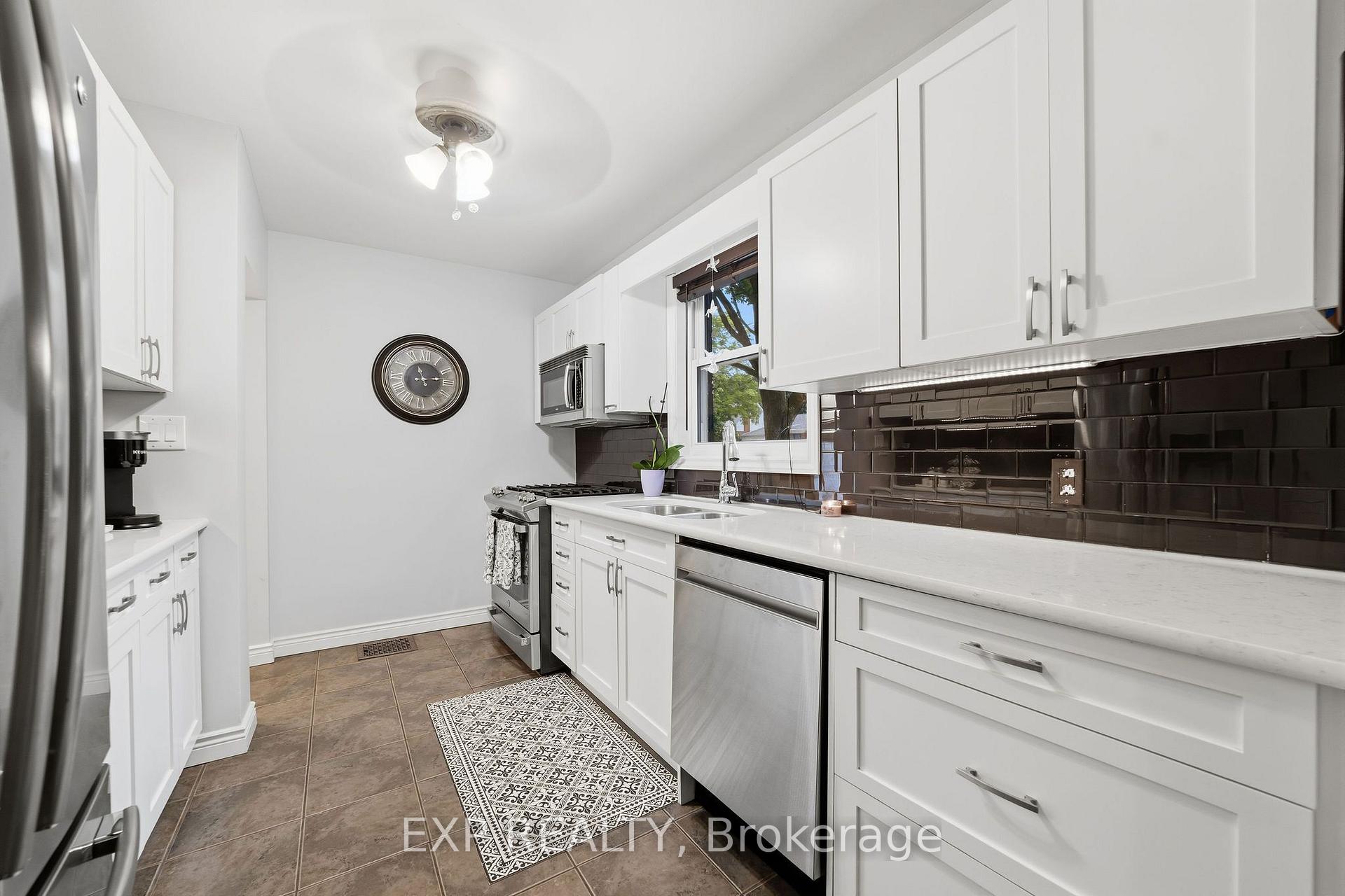 Photo 9 of 71 Marianna Drive, London, South V — HOMEH