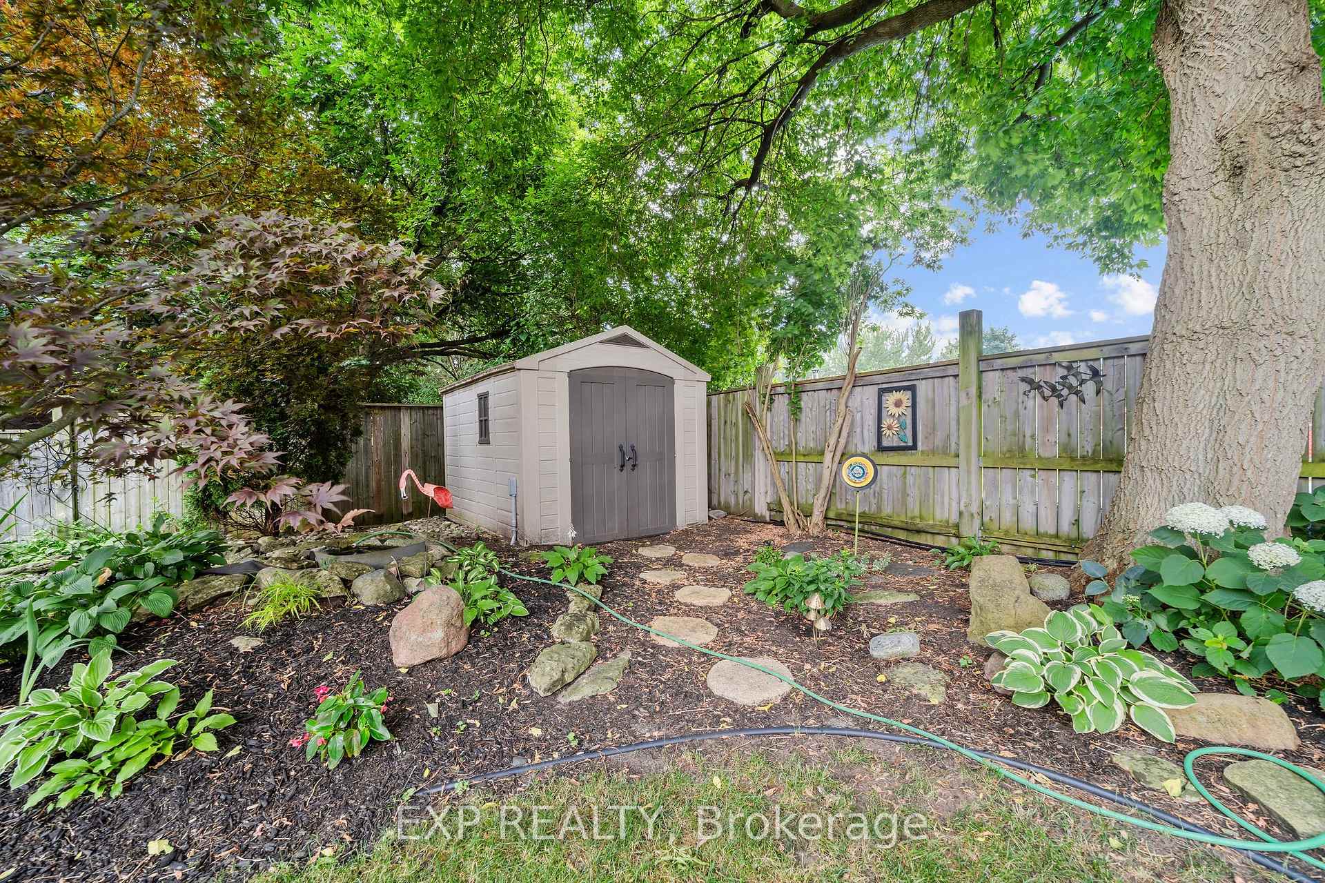 Photo 24 of 71 Marianna Drive, London, South V — HOMEH