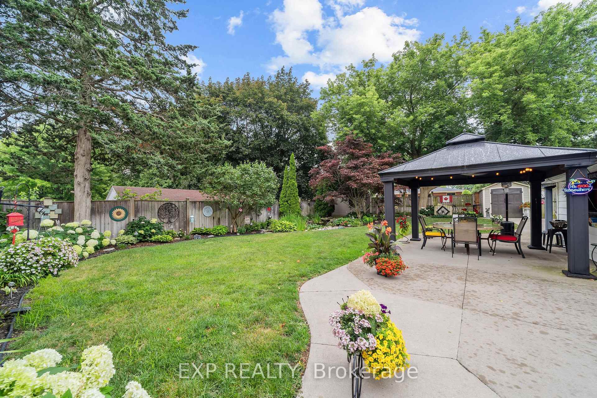 Photo 29 of 71 Marianna Drive, London, South V — HOMEH