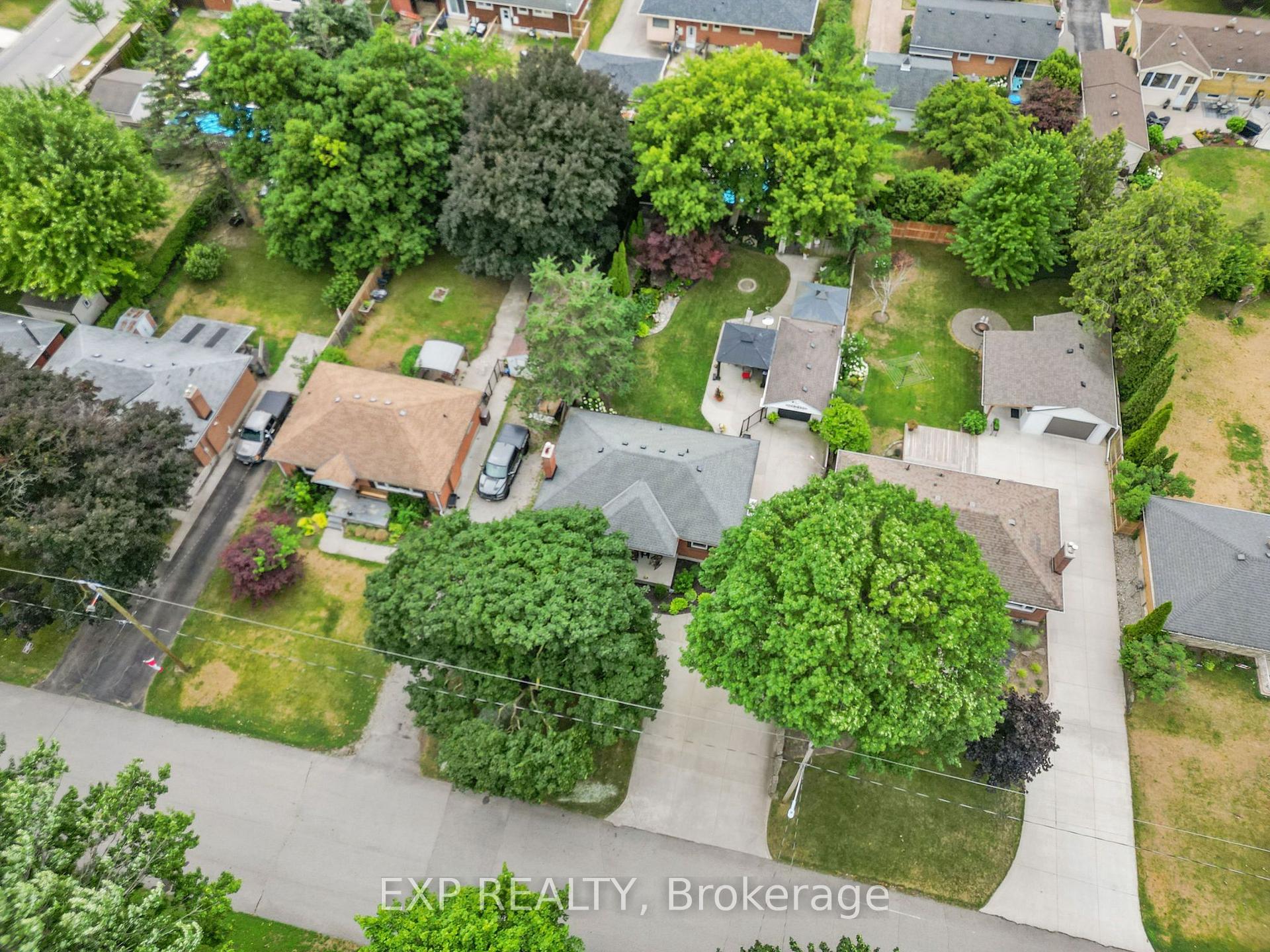 Photo 36 of 71 Marianna Drive, London, South V — HOMEH