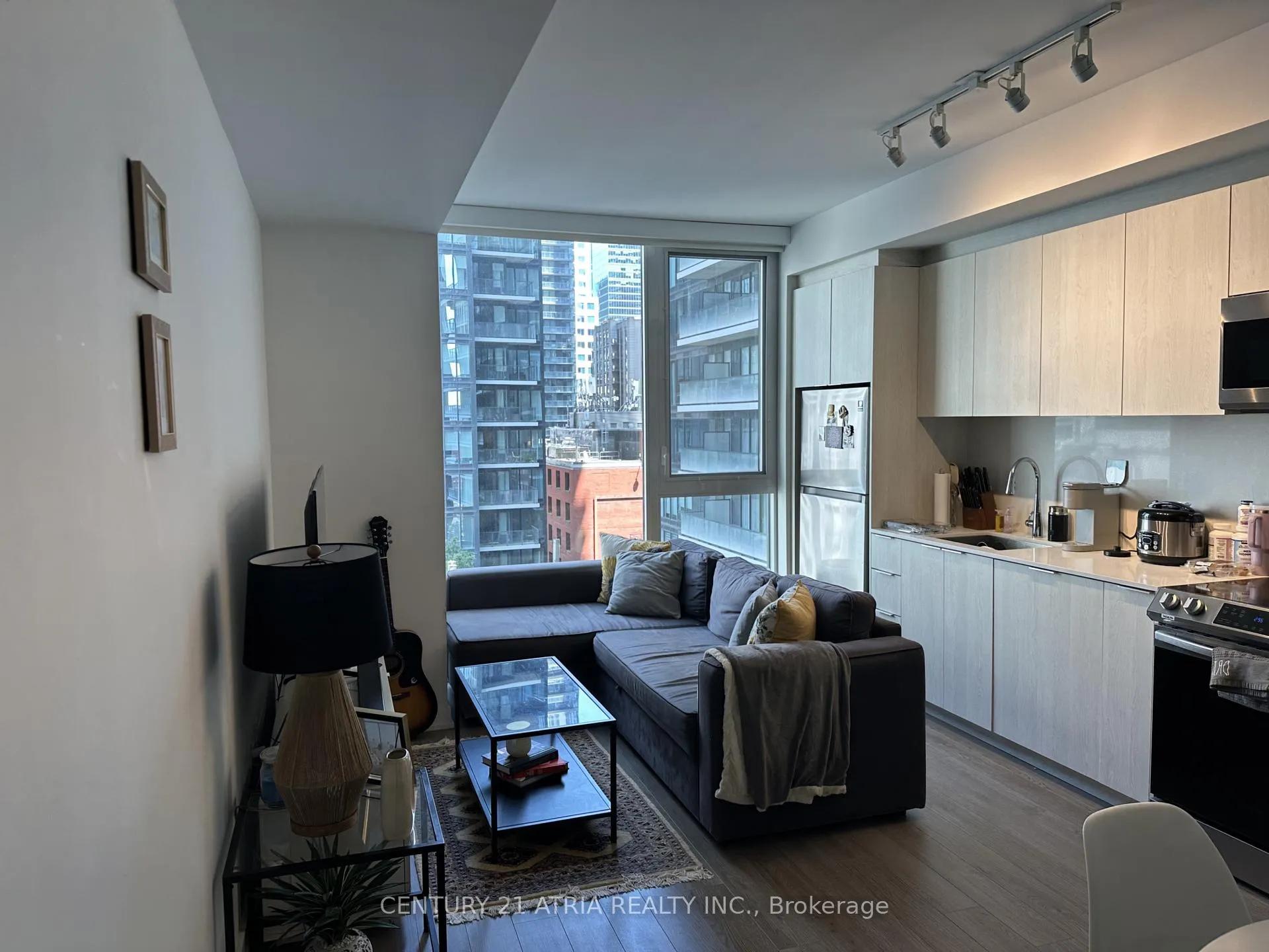 Photo 4 of Unit 1005, 357 King Street W, Toronto, Waterfront Communities — HOMEH