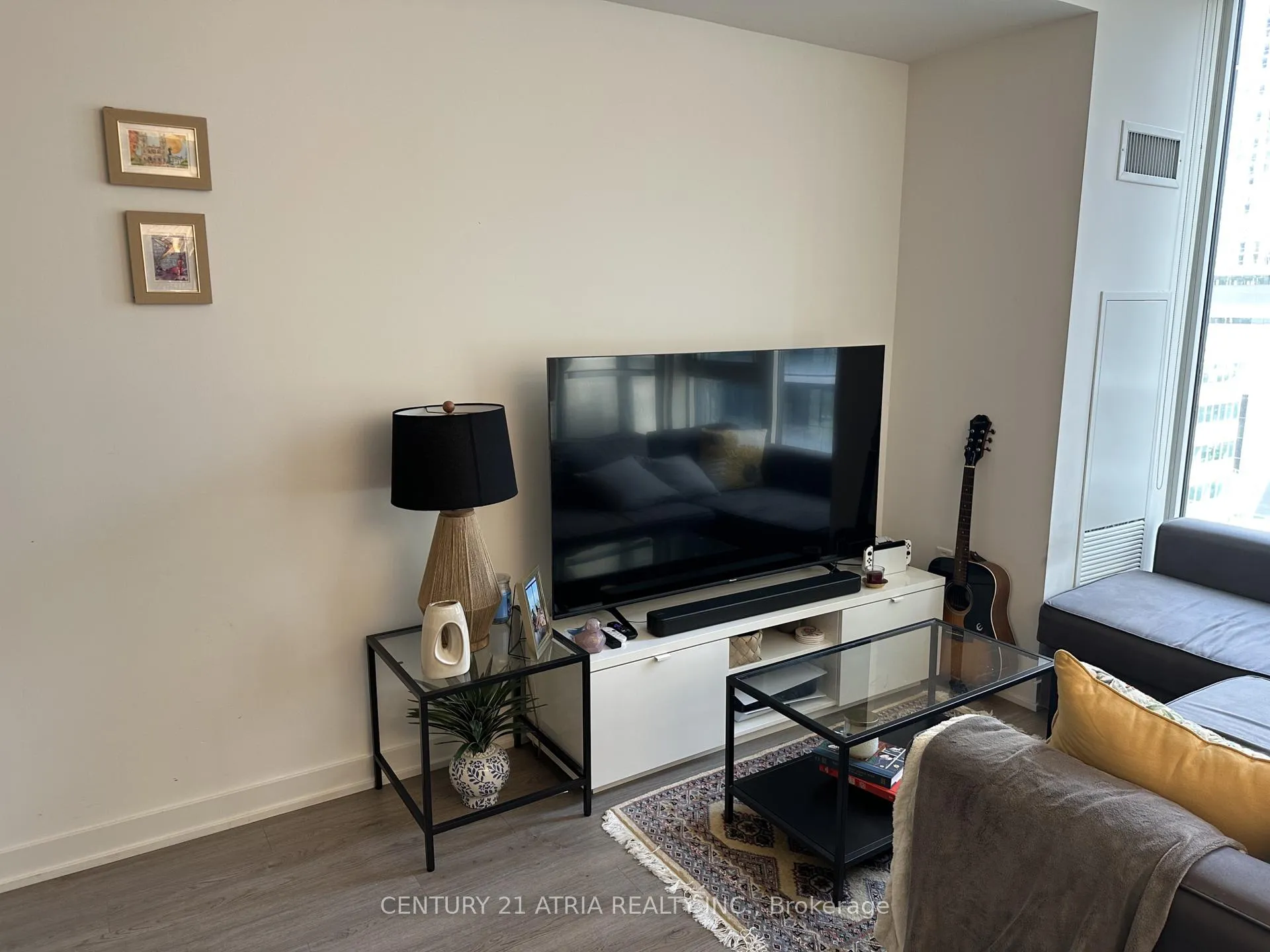 Photo 5 of Unit 1005, 357 King Street W, Toronto, Waterfront Communities — HOMEH