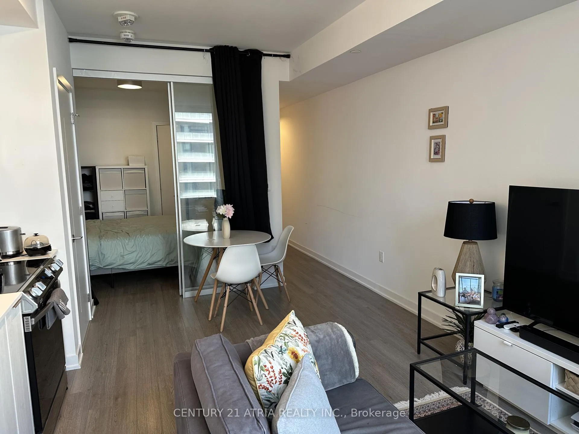 Photo 7 of Unit 1005, 357 King Street W, Toronto, Waterfront Communities — HOMEH