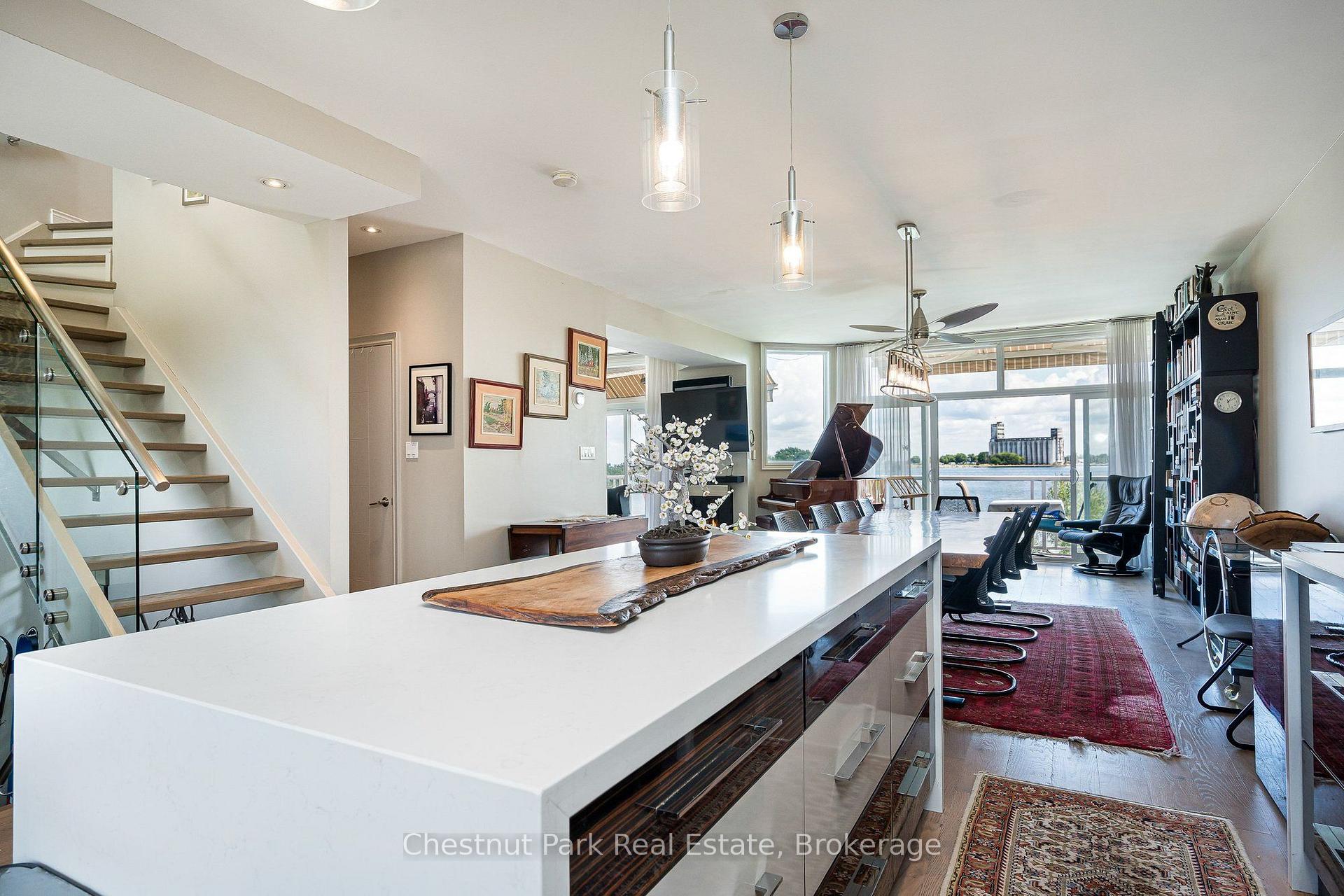 Photo 11 of 9 Cranberry Surf, Collingwood — HOMEH
