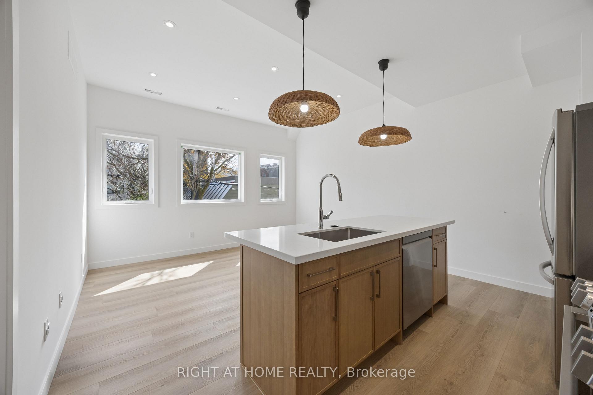 Photo 6 of Unit 5, 91 Barton Avenue, Toronto, The Annex — HOMEH