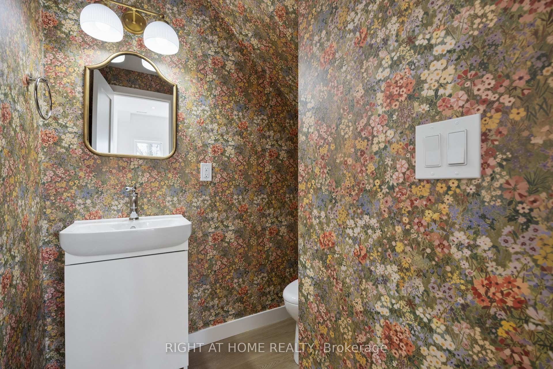 Photo 8 of Unit 5, 91 Barton Avenue, Toronto, The Annex — HOMEH