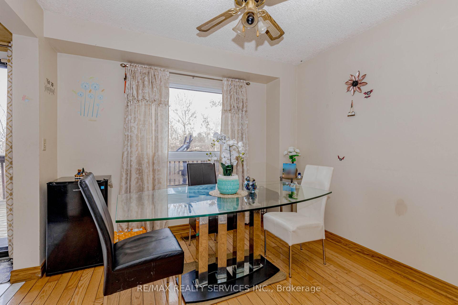 Photo 14 of 130 Cutters Crescent, Brampton, Fletcher's West — HOMEH