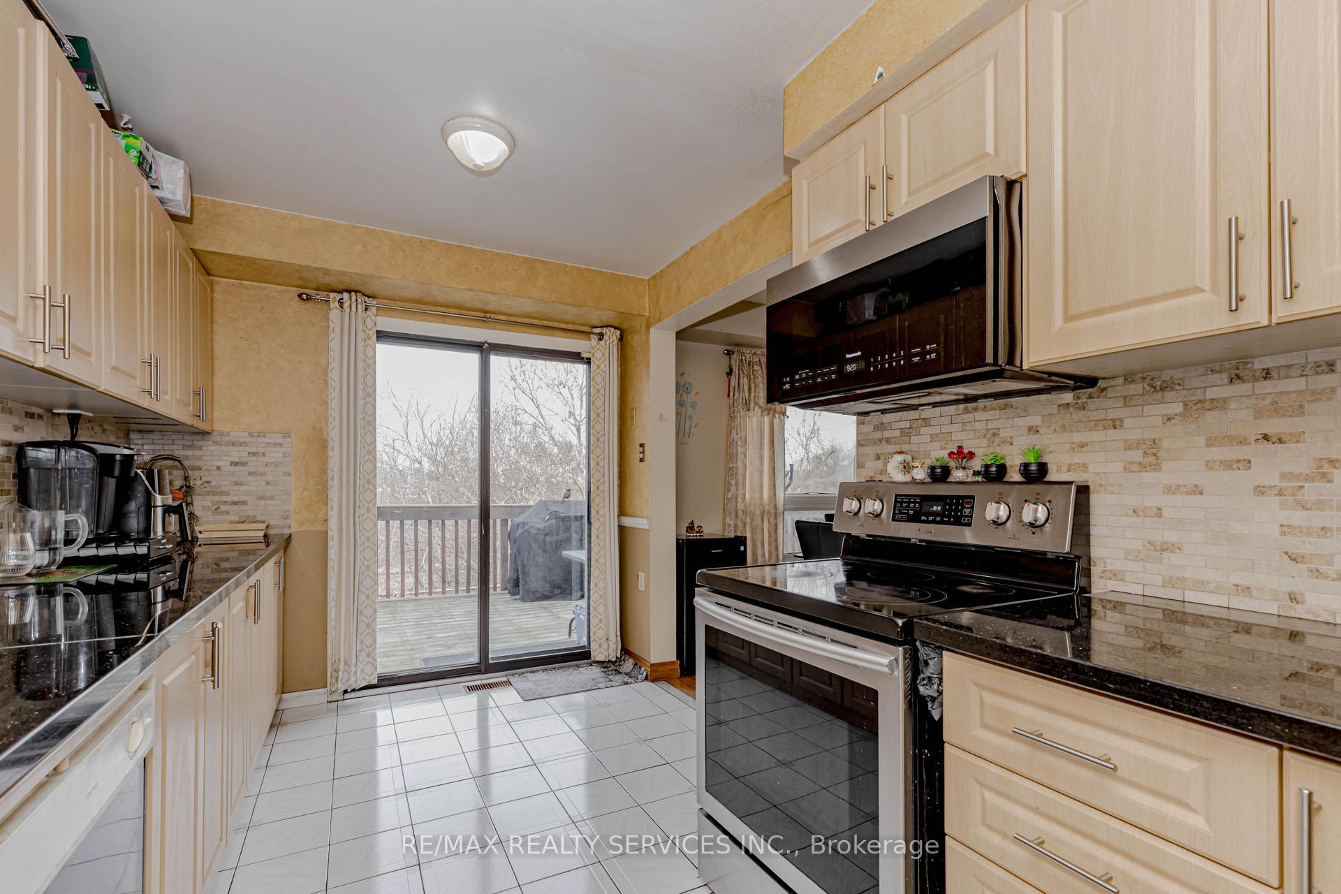 Photo 22 of 130 Cutters Crescent, Brampton, Fletcher's West — HOMEH