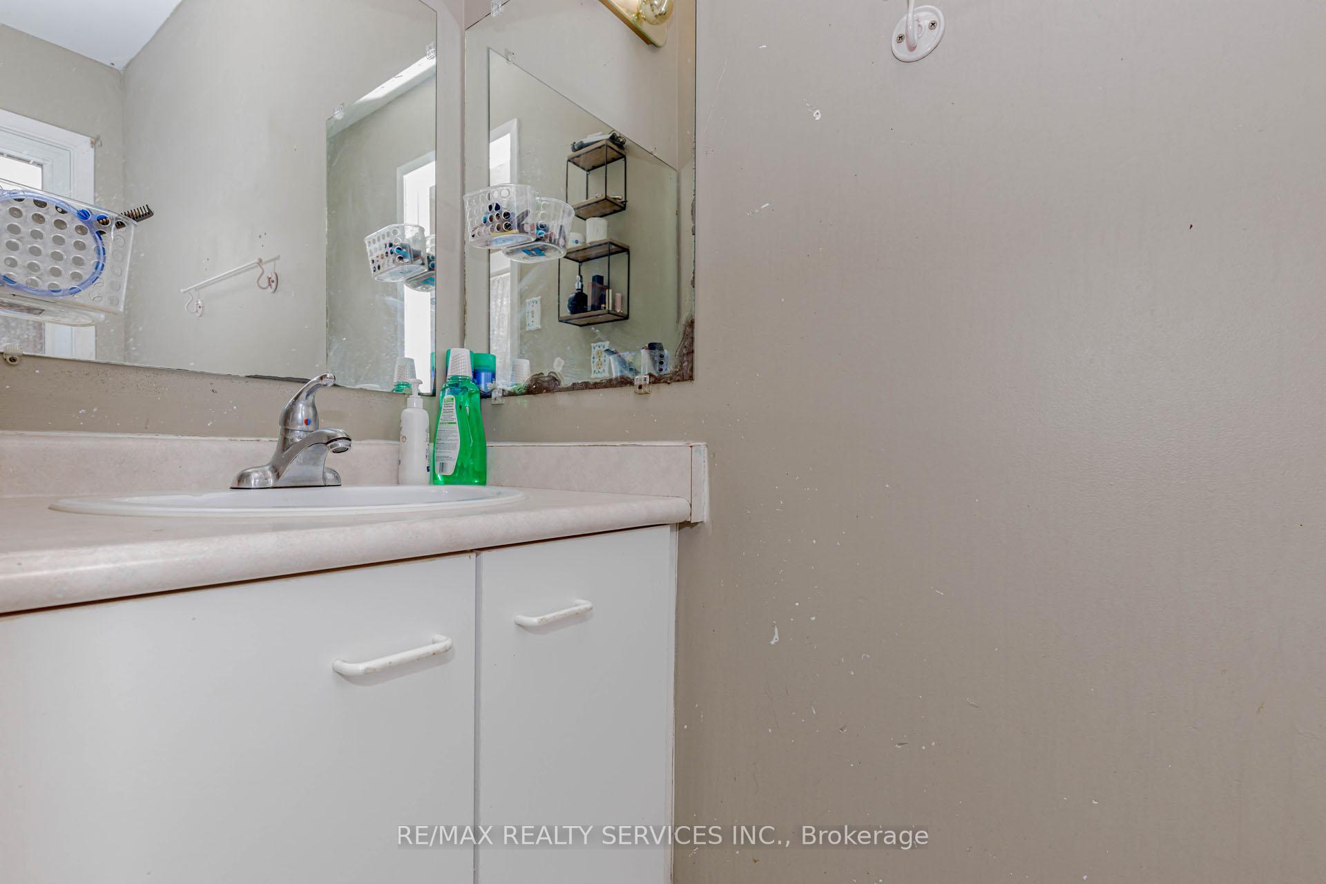 Photo 24 of 130 Cutters Crescent, Brampton, Fletcher's West — HOMEH
