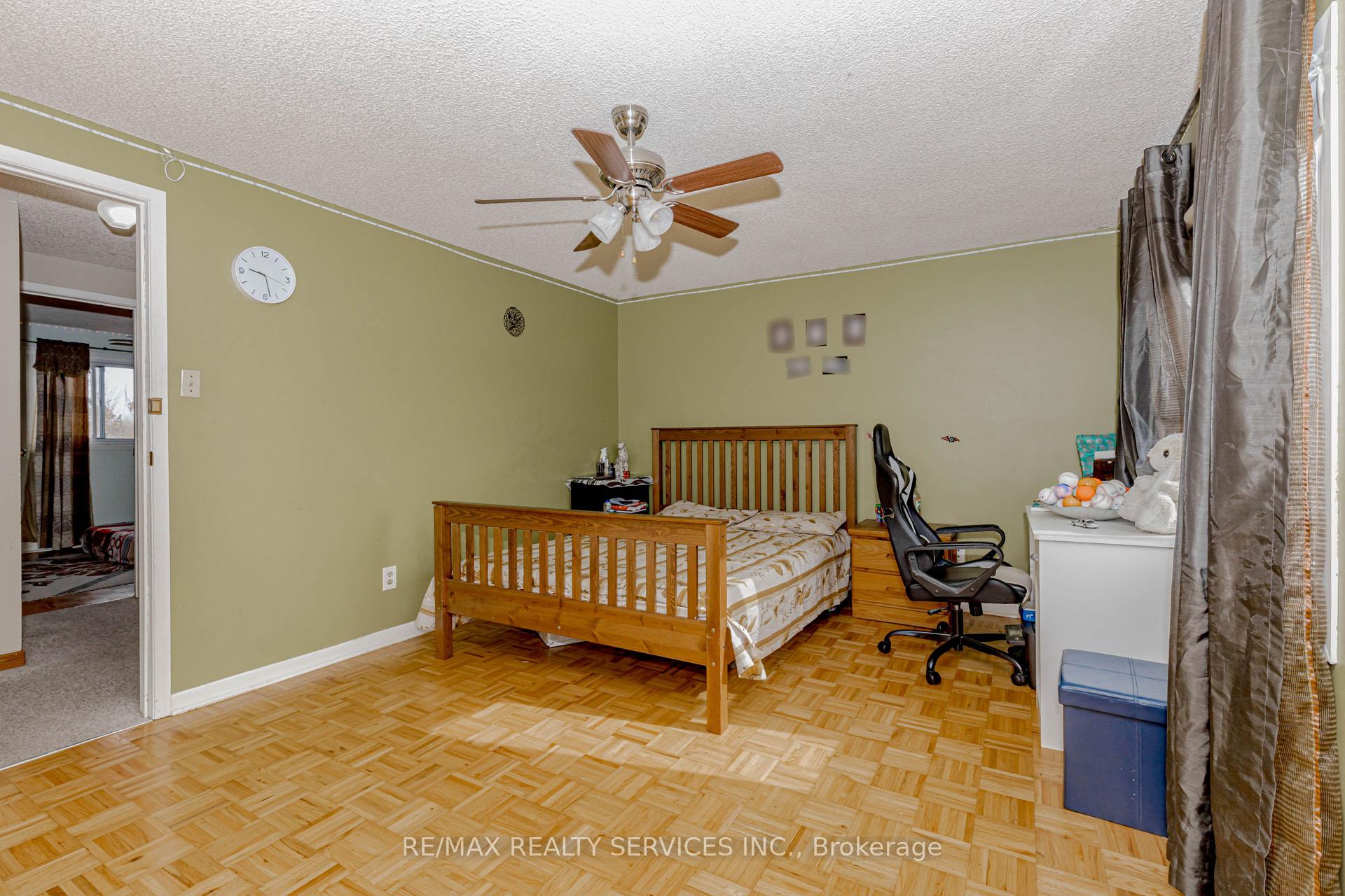 Photo 31 of 130 Cutters Crescent, Brampton, Fletcher's West — HOMEH