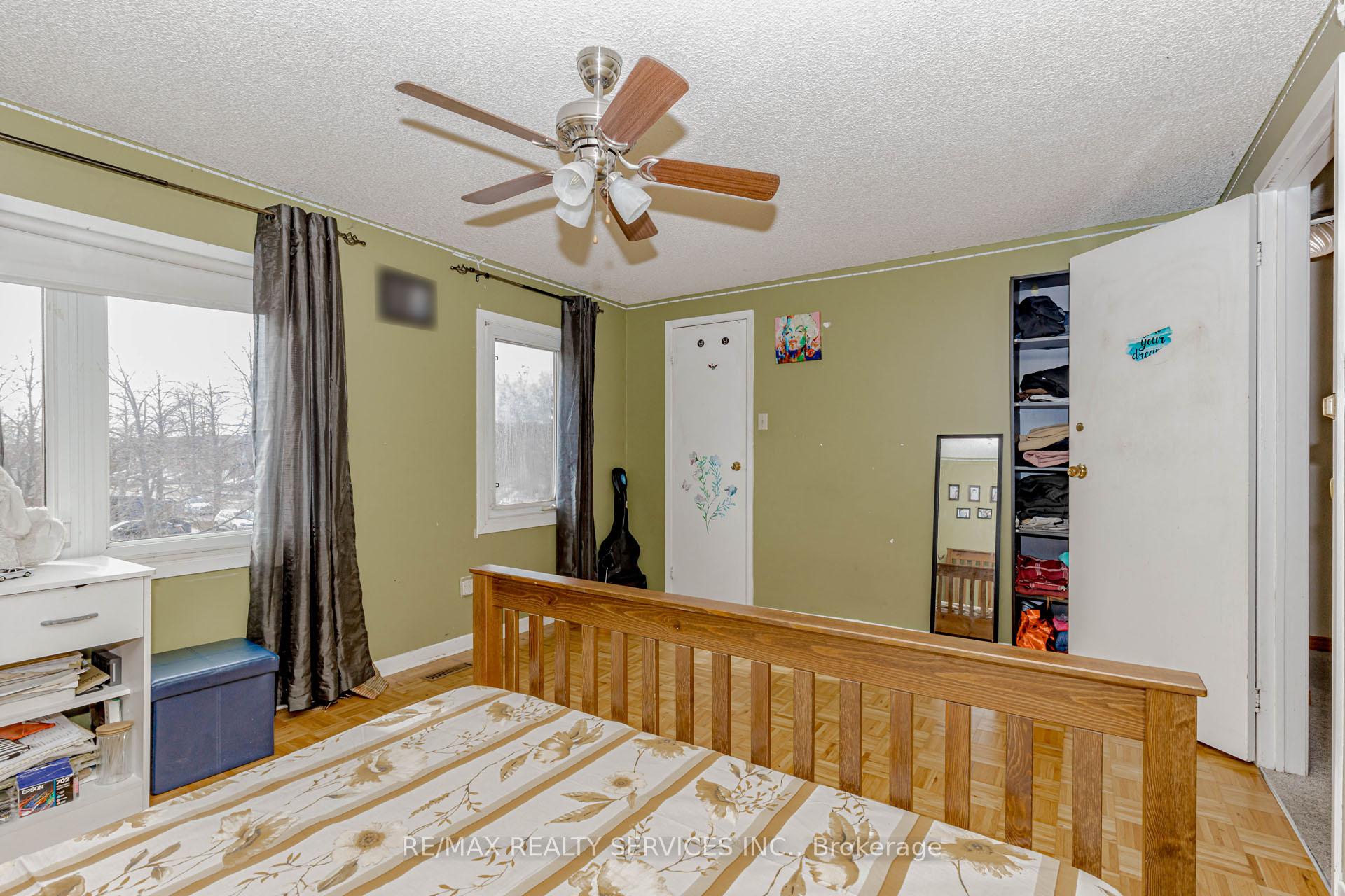 Photo 33 of 130 Cutters Crescent, Brampton, Fletcher's West — HOMEH