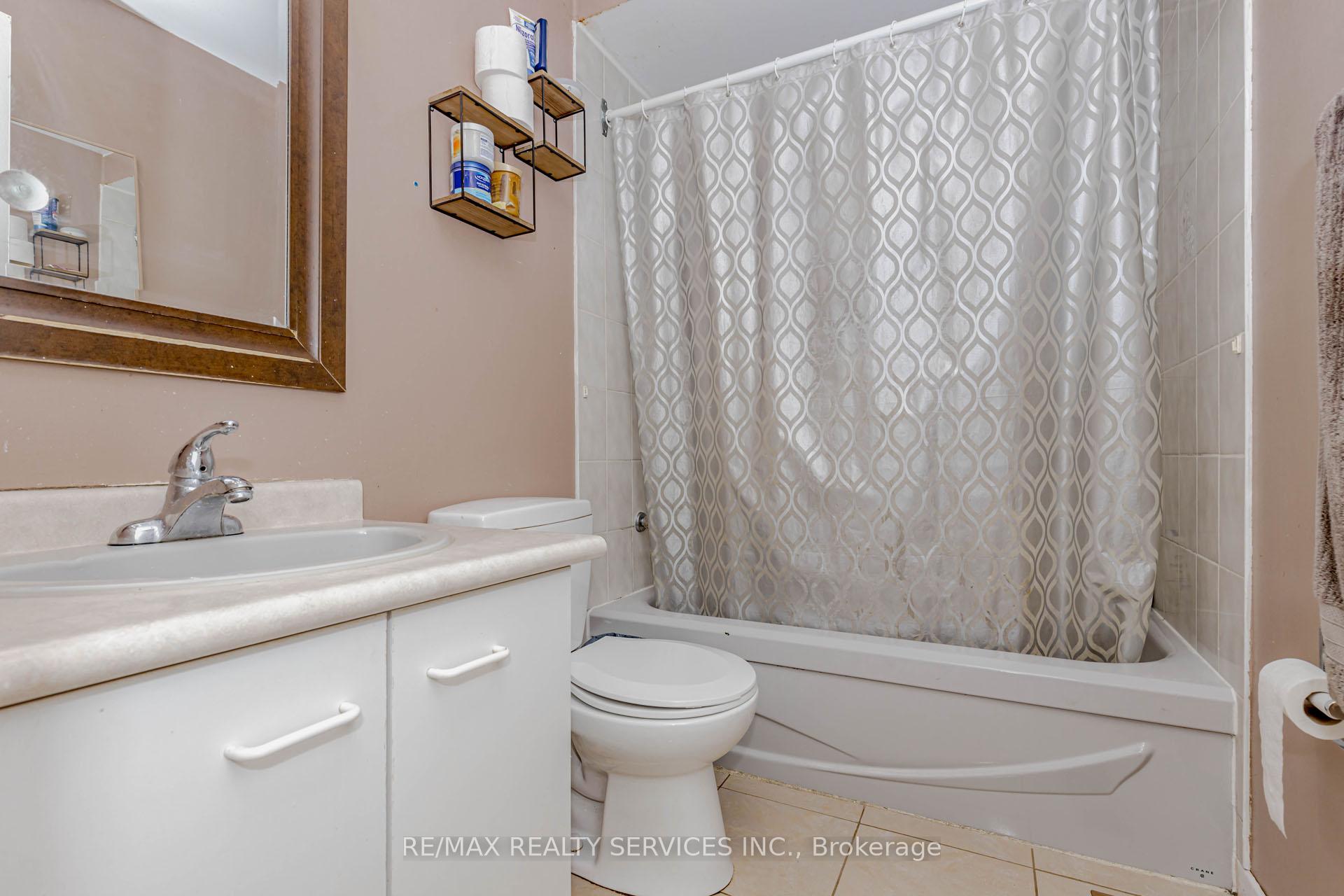 Photo 35 of 130 Cutters Crescent, Brampton, Fletcher's West — HOMEH