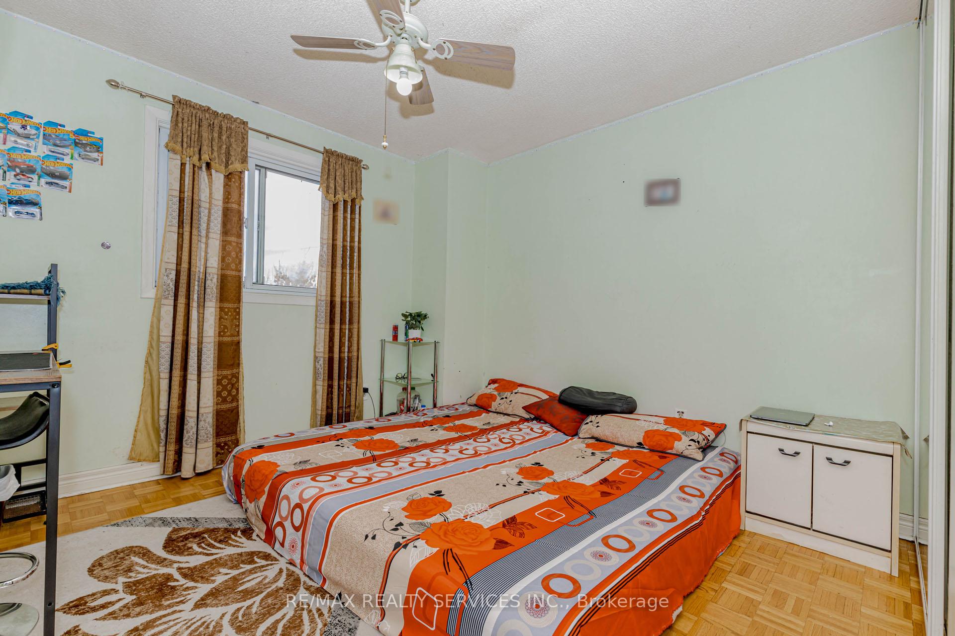 Photo 36 of 130 Cutters Crescent, Brampton, Fletcher's West — HOMEH