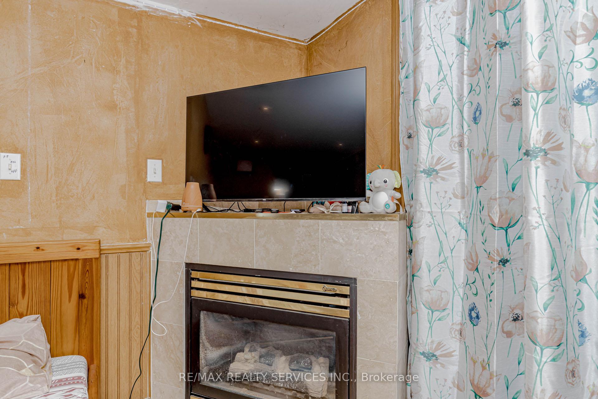 Photo 43 of 130 Cutters Crescent, Brampton, Fletcher's West — HOMEH