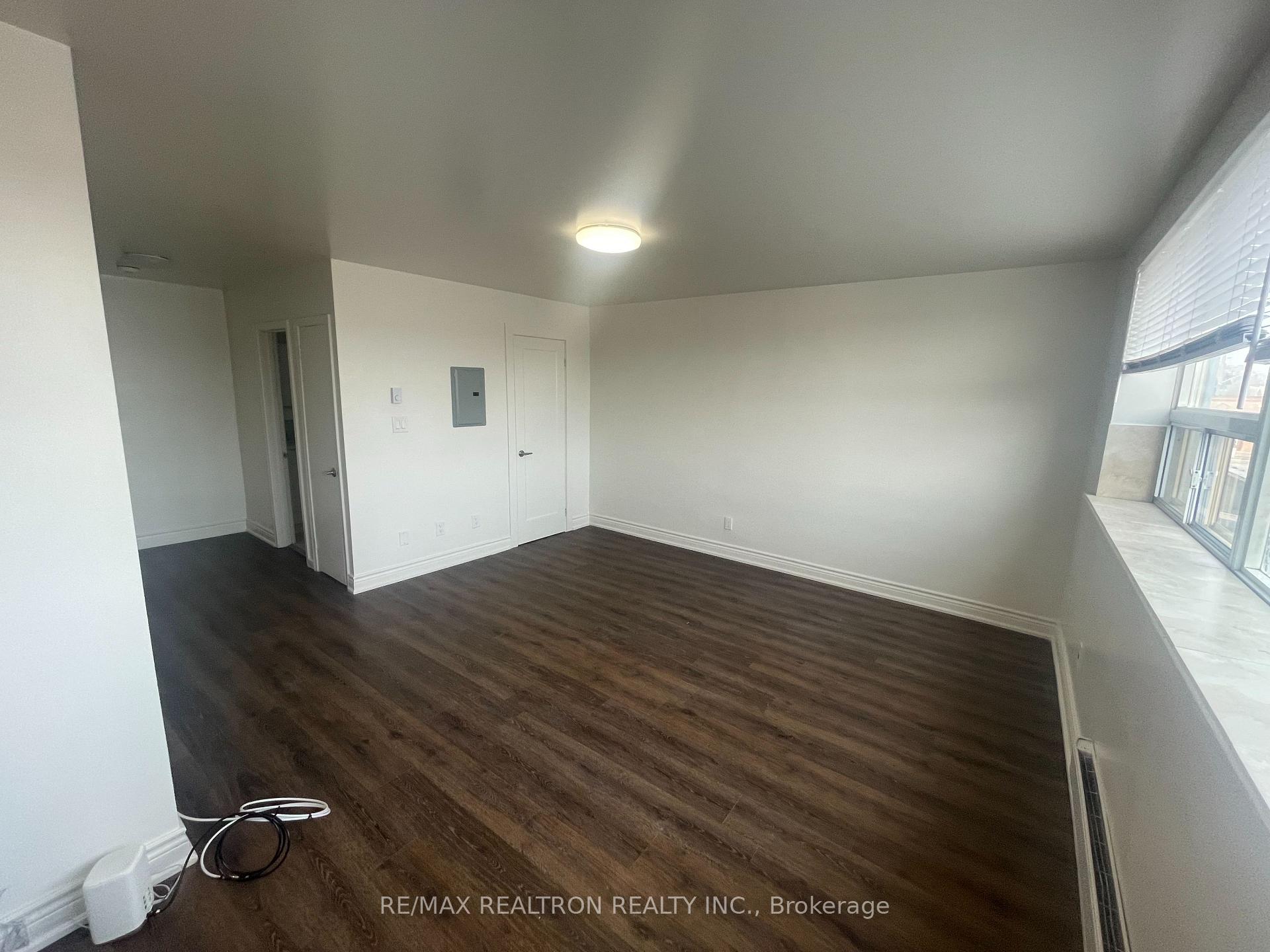 Photo 4 of Unit 1, 1985 Lawrence Avenue E, Scarborough, Wexford-Maryvale — HOMEH