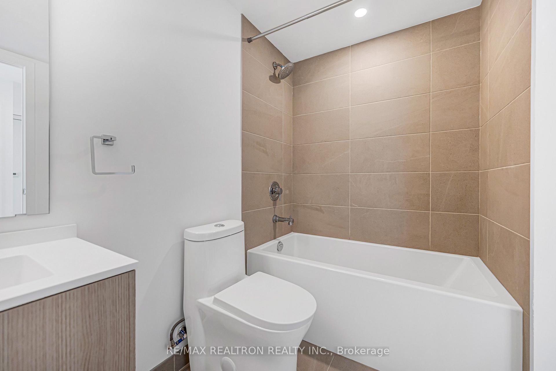 Photo 4 of Unit 2508, 100 Queens Street E, Toronto, Church-Yonge Corridor — HOMEH