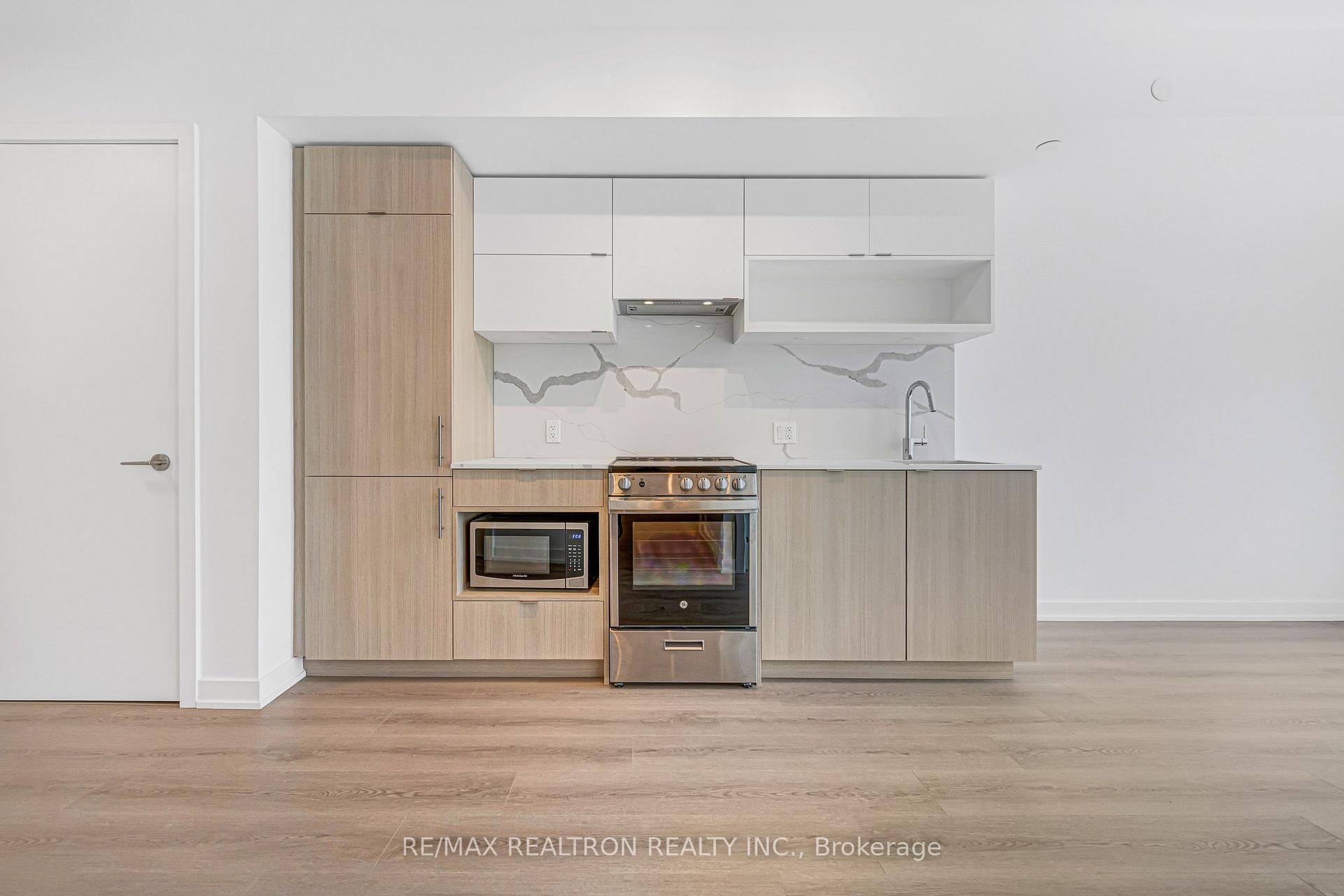 Photo 8 of Unit 2508, 100 Queens Street E, Toronto, Church-Yonge Corridor — HOMEH