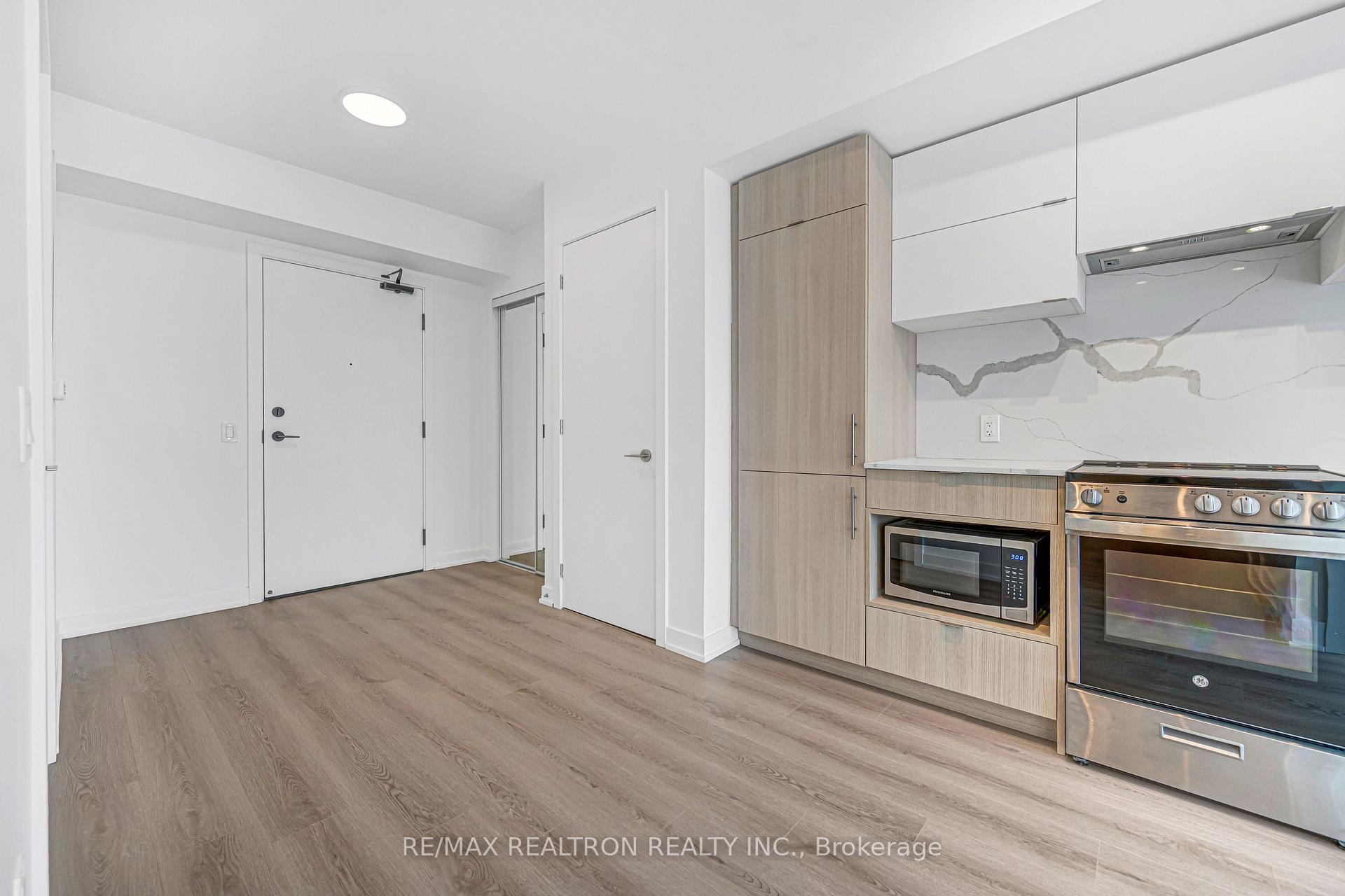 Photo 9 of Unit 2508, 100 Queens Street E, Toronto, Church-Yonge Corridor — HOMEH