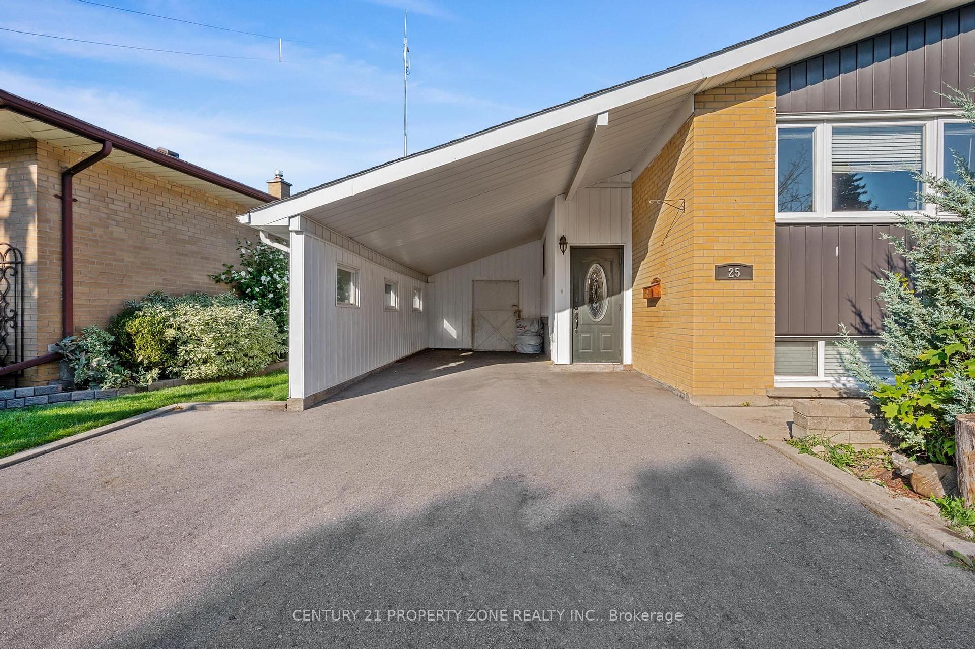 Photo 3 of 25 Chatsworth Drive, Brampton, Northwood Park — HOMEH