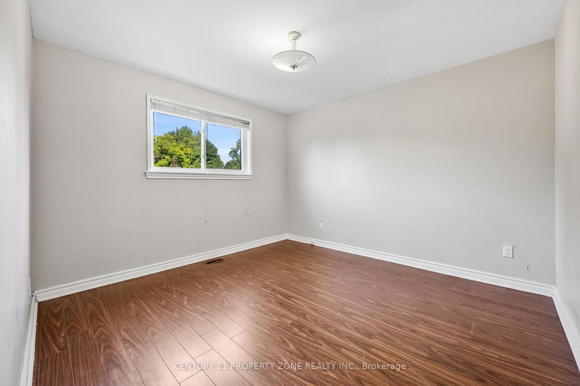 Photo 22 of 25 Chatsworth Drive, Brampton, Northwood Park — HOMEH