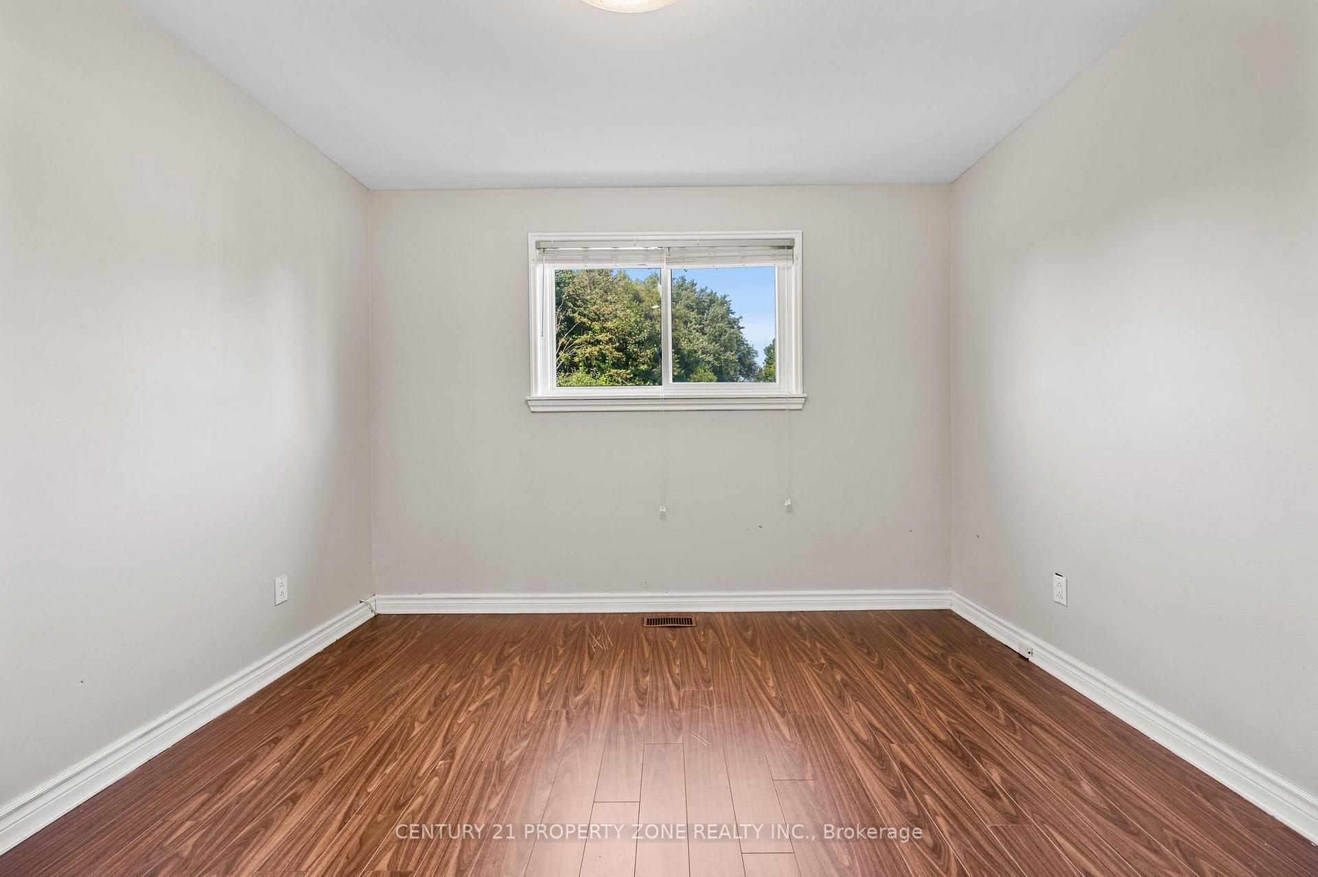 Photo 23 of 25 Chatsworth Drive, Brampton, Northwood Park — HOMEH