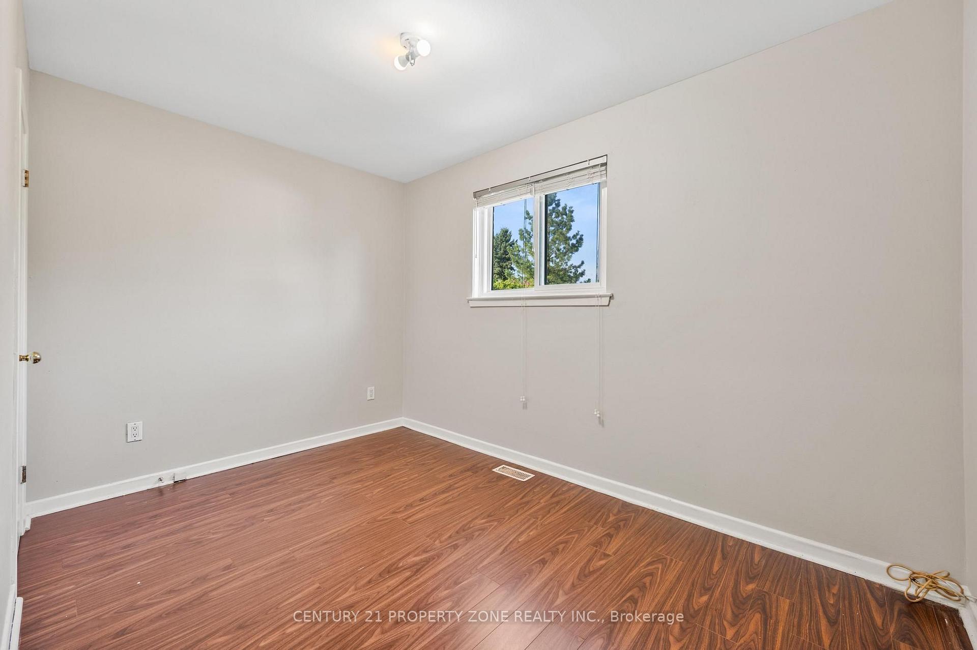 Photo 24 of 25 Chatsworth Drive, Brampton, Northwood Park — HOMEH