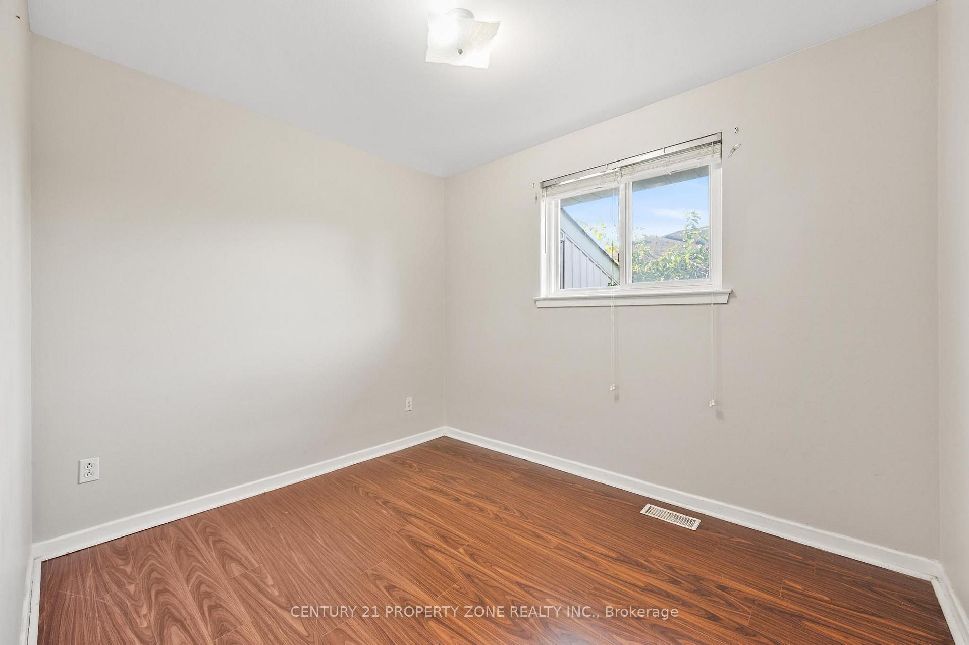 Photo 26 of 25 Chatsworth Drive, Brampton, Northwood Park — HOMEH