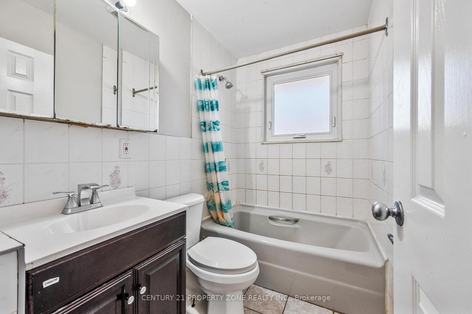 Photo 29 of 25 Chatsworth Drive, Brampton, Northwood Park — HOMEH