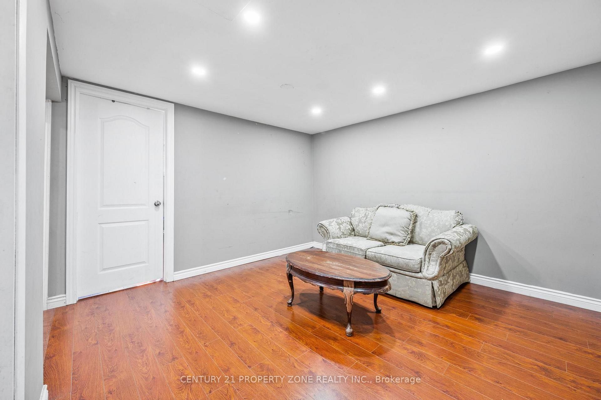 Photo 31 of 25 Chatsworth Drive, Brampton, Northwood Park — HOMEH