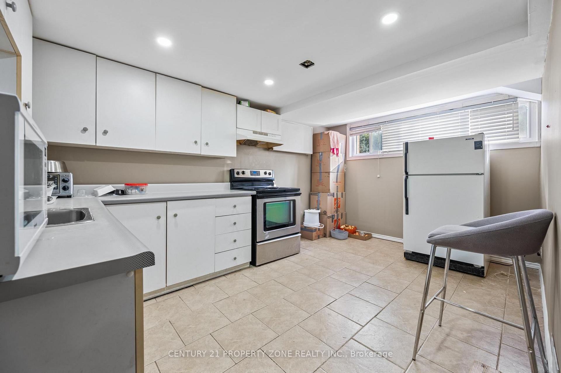 Photo 34 of 25 Chatsworth Drive, Brampton, Northwood Park — HOMEH