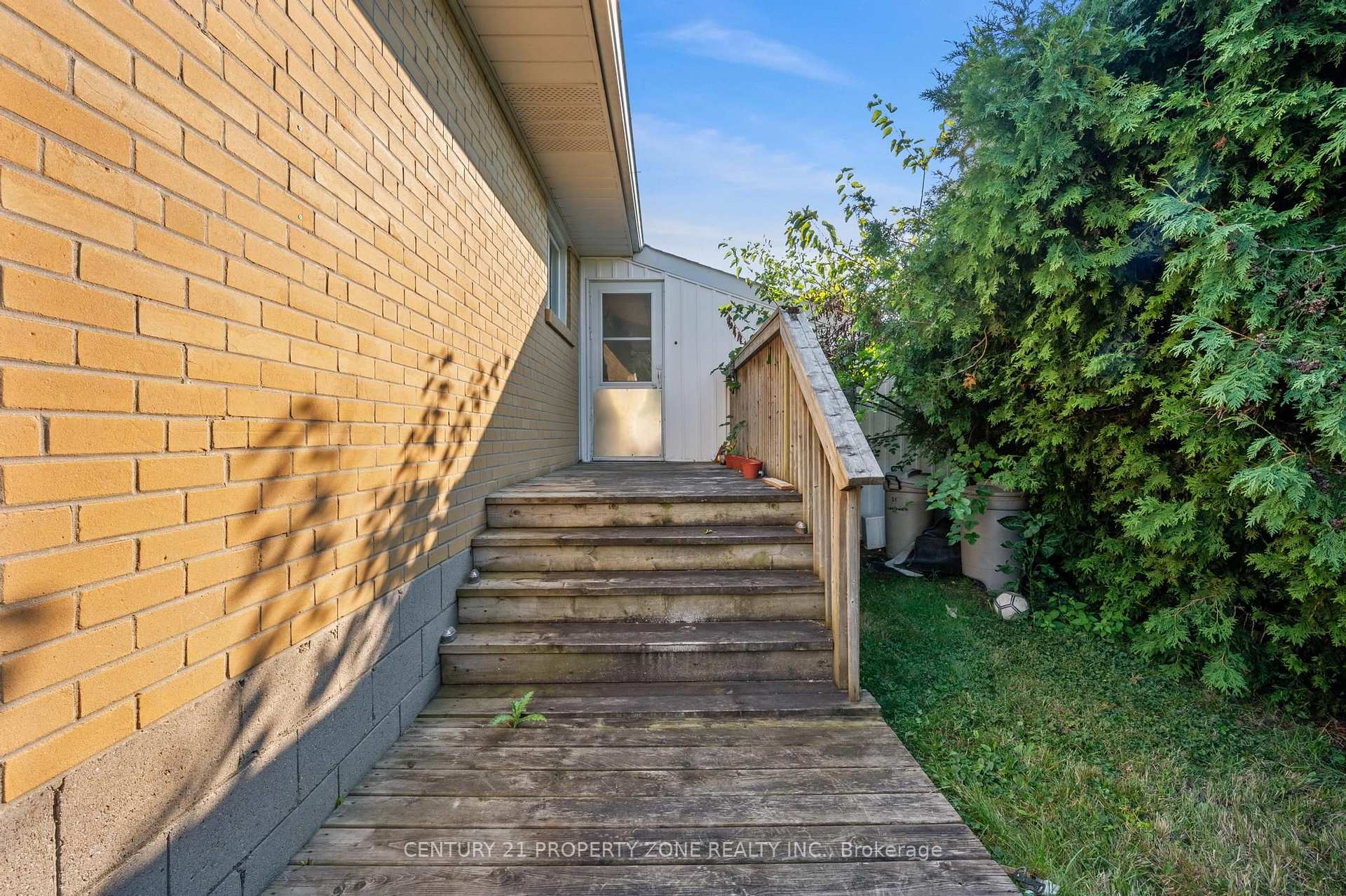 Photo 42 of 25 Chatsworth Drive, Brampton, Northwood Park — HOMEH