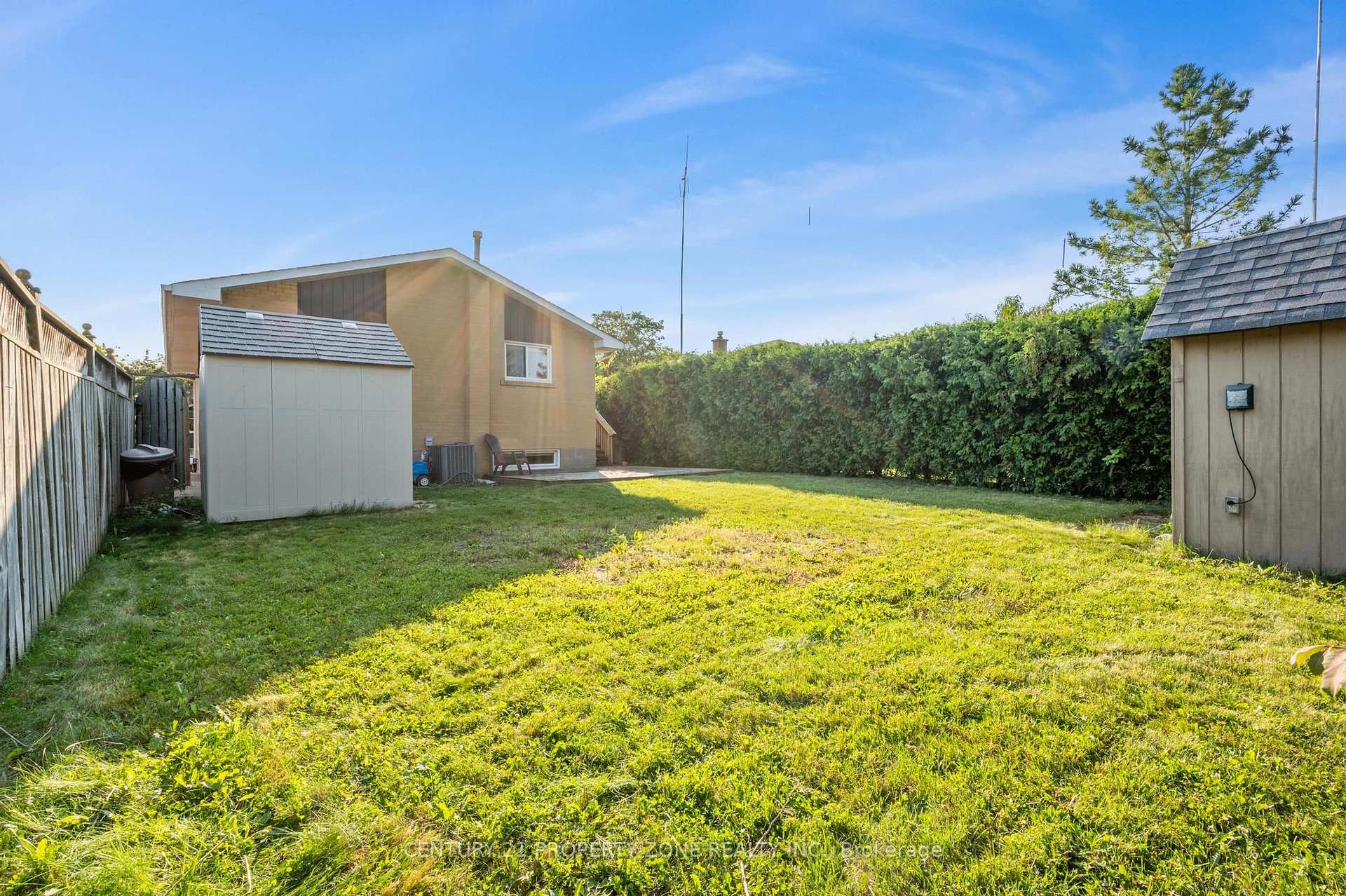 Photo 44 of 25 Chatsworth Drive, Brampton, Northwood Park — HOMEH