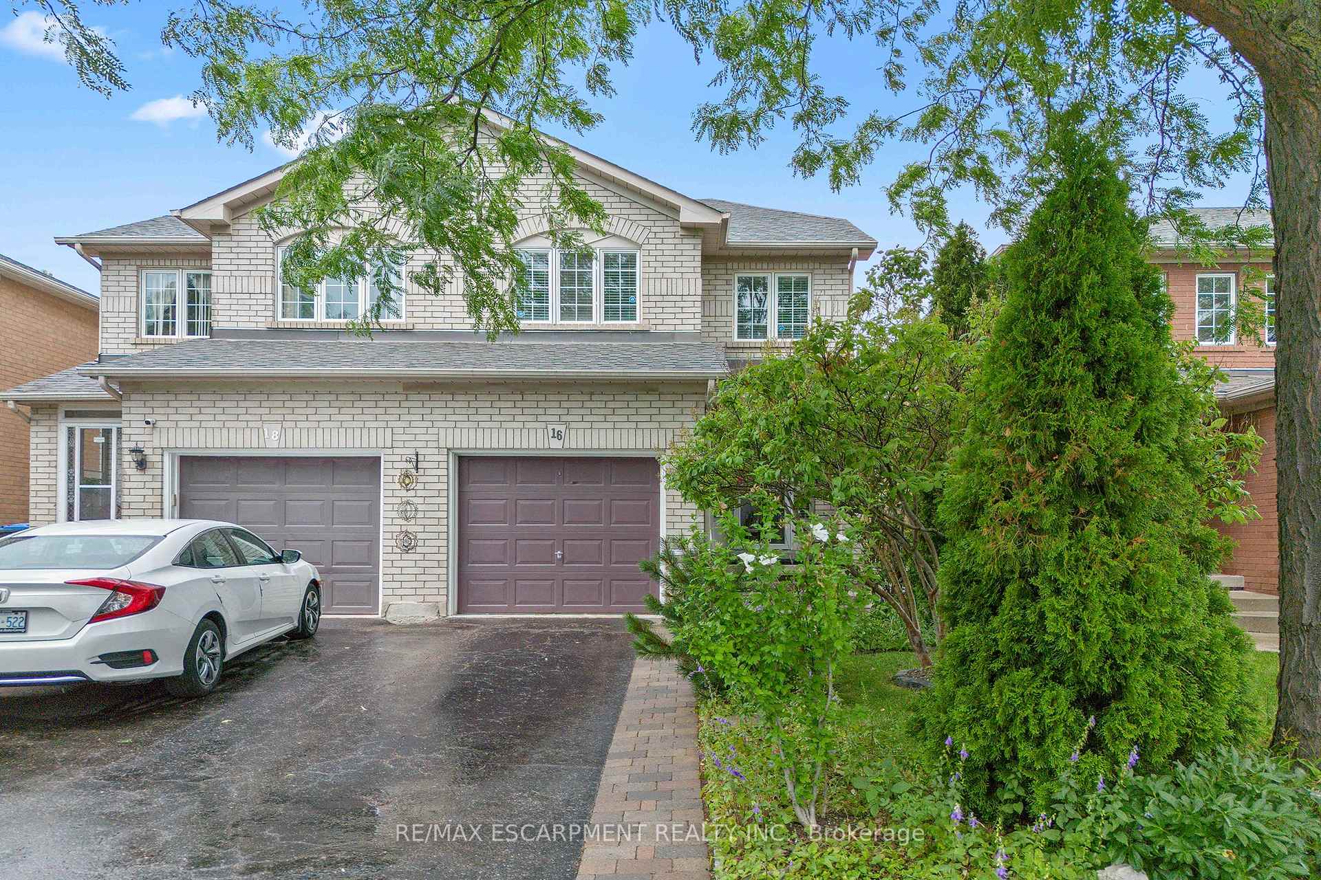Front of 16 Whiteface Crescent