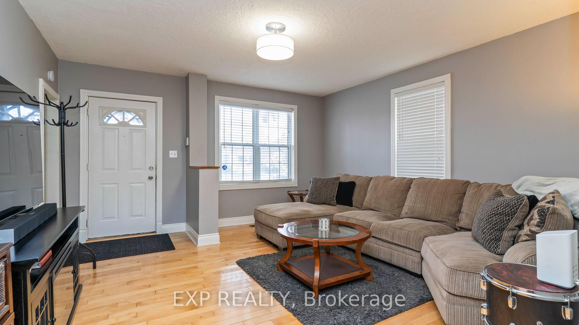 Photo 4 of 205 East Street, London, East M — HOMEH