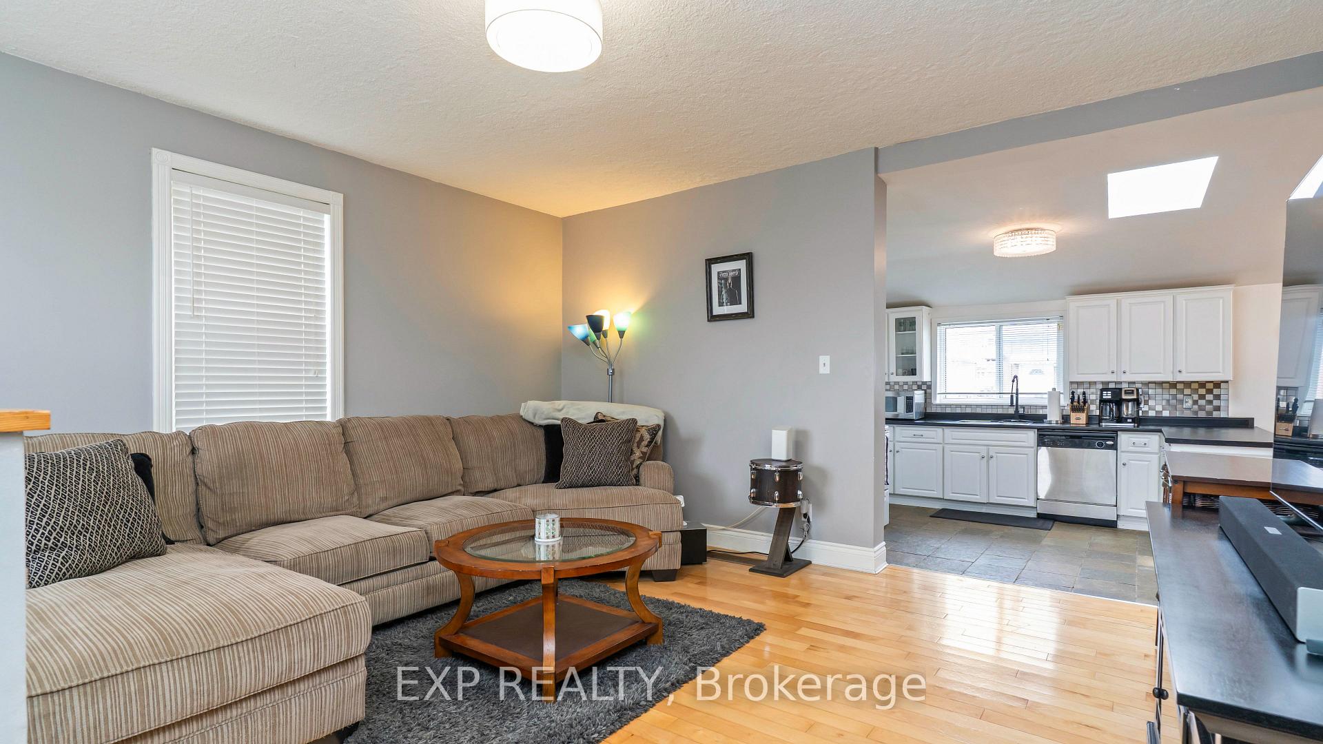 Photo 5 of 205 East Street, London, East M — HOMEH