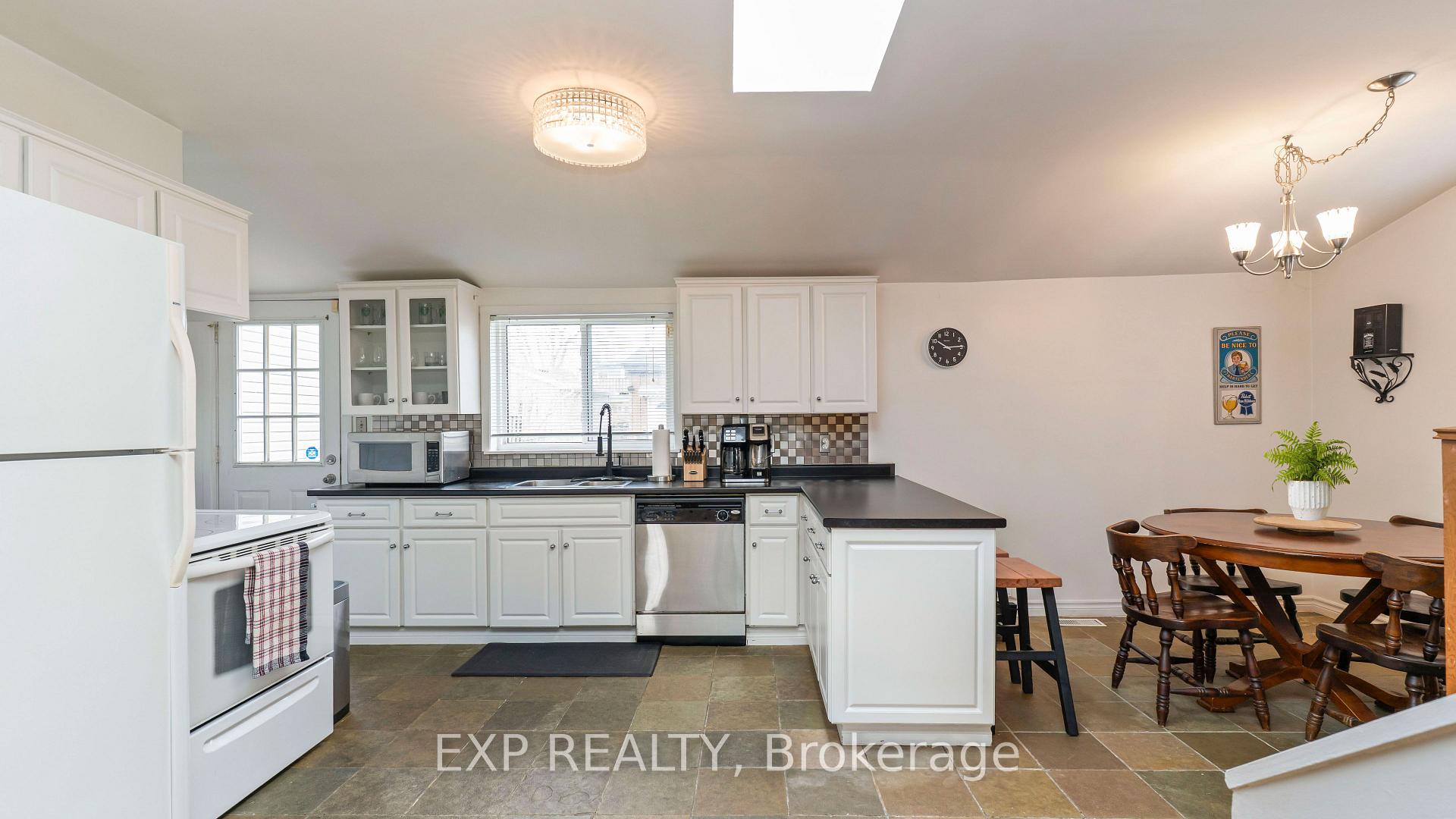 Photo 7 of 205 East Street, London, East M — HOMEH