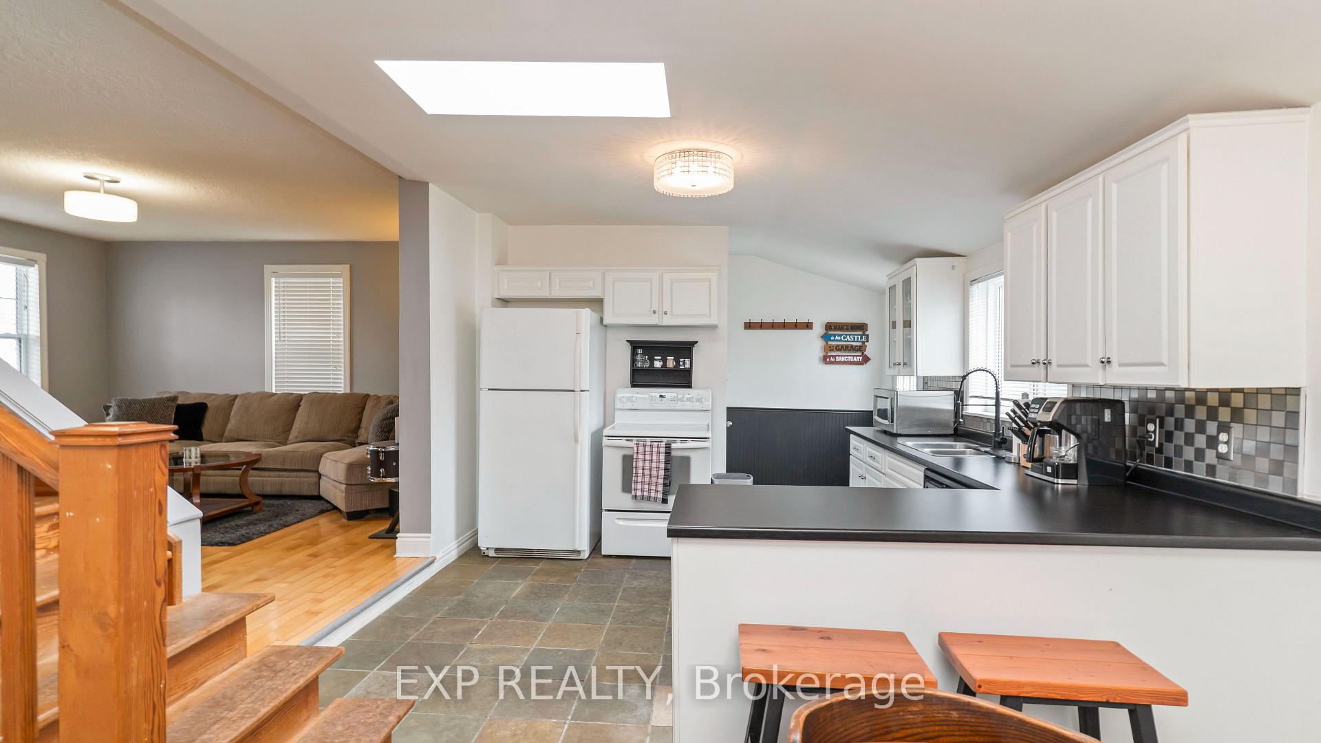 Photo 12 of 205 East Street, London, East M — HOMEH