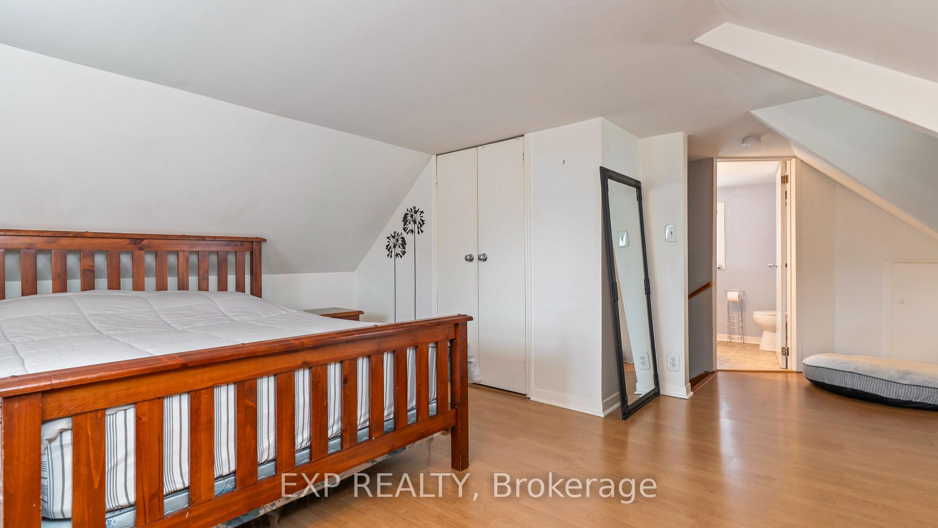 Photo 16 of 205 East Street, London, East M — HOMEH