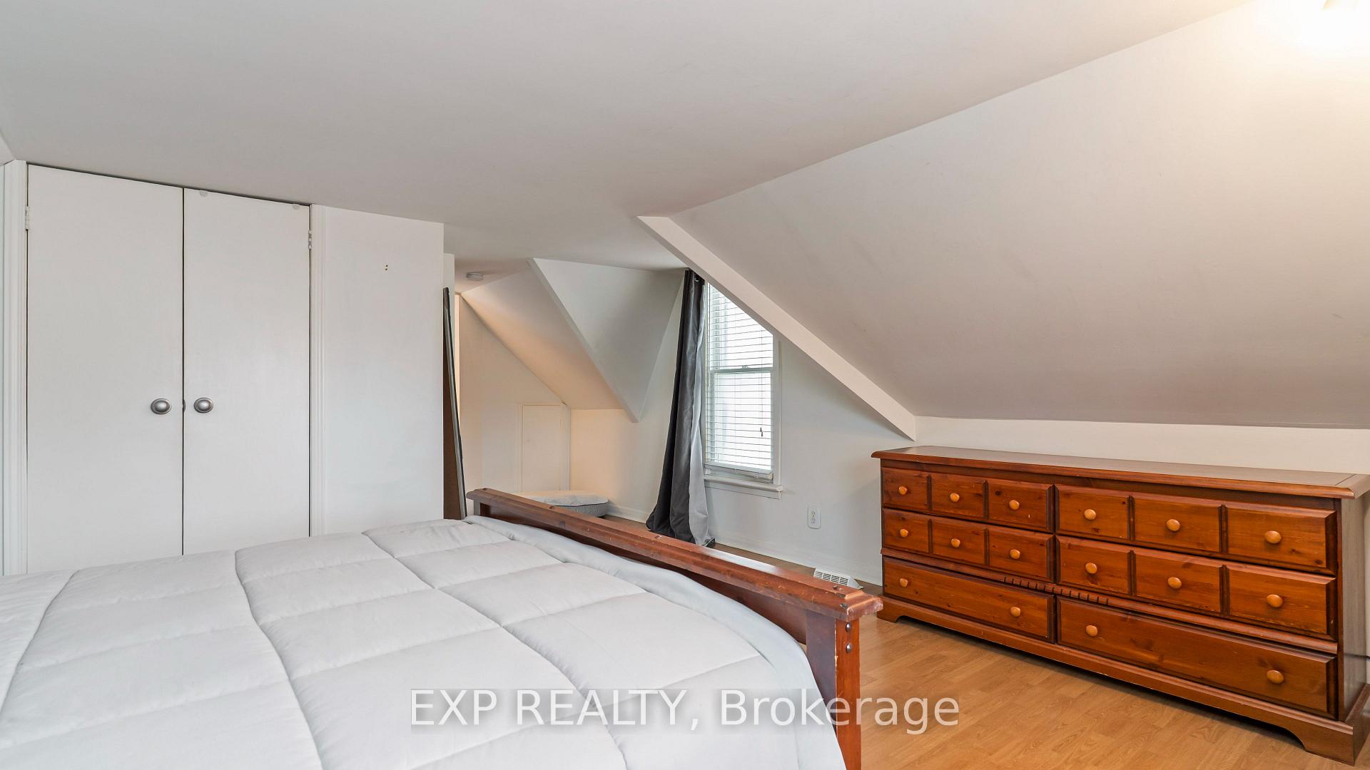 Photo 17 of 205 East Street, London, East M — HOMEH