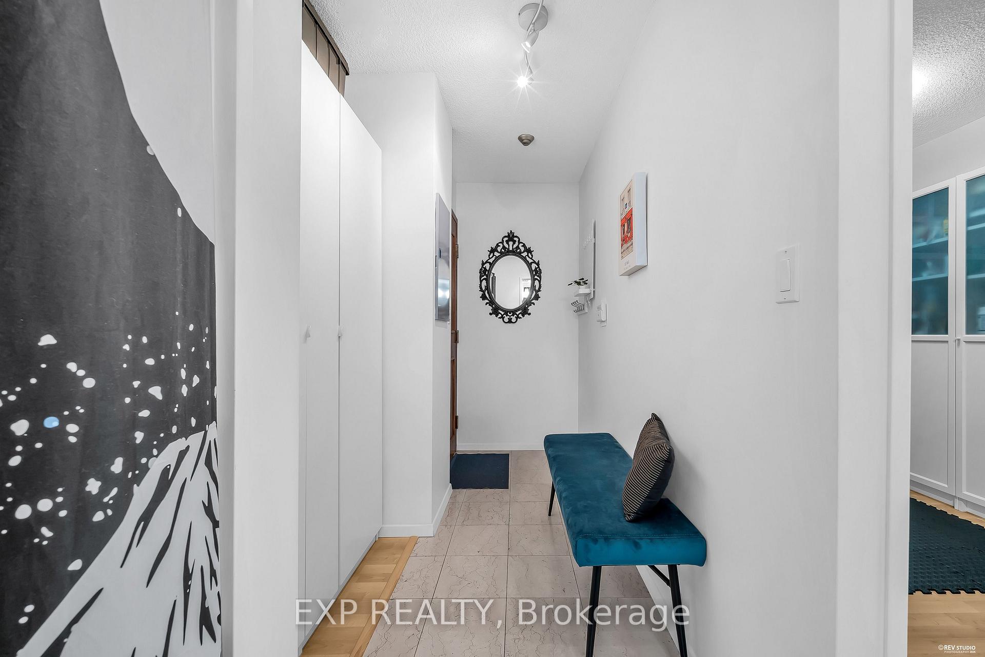 Photo 5 of Unit 1016, 8 Lee Centre Drive N, Scarborough, Woburn — HOMEH