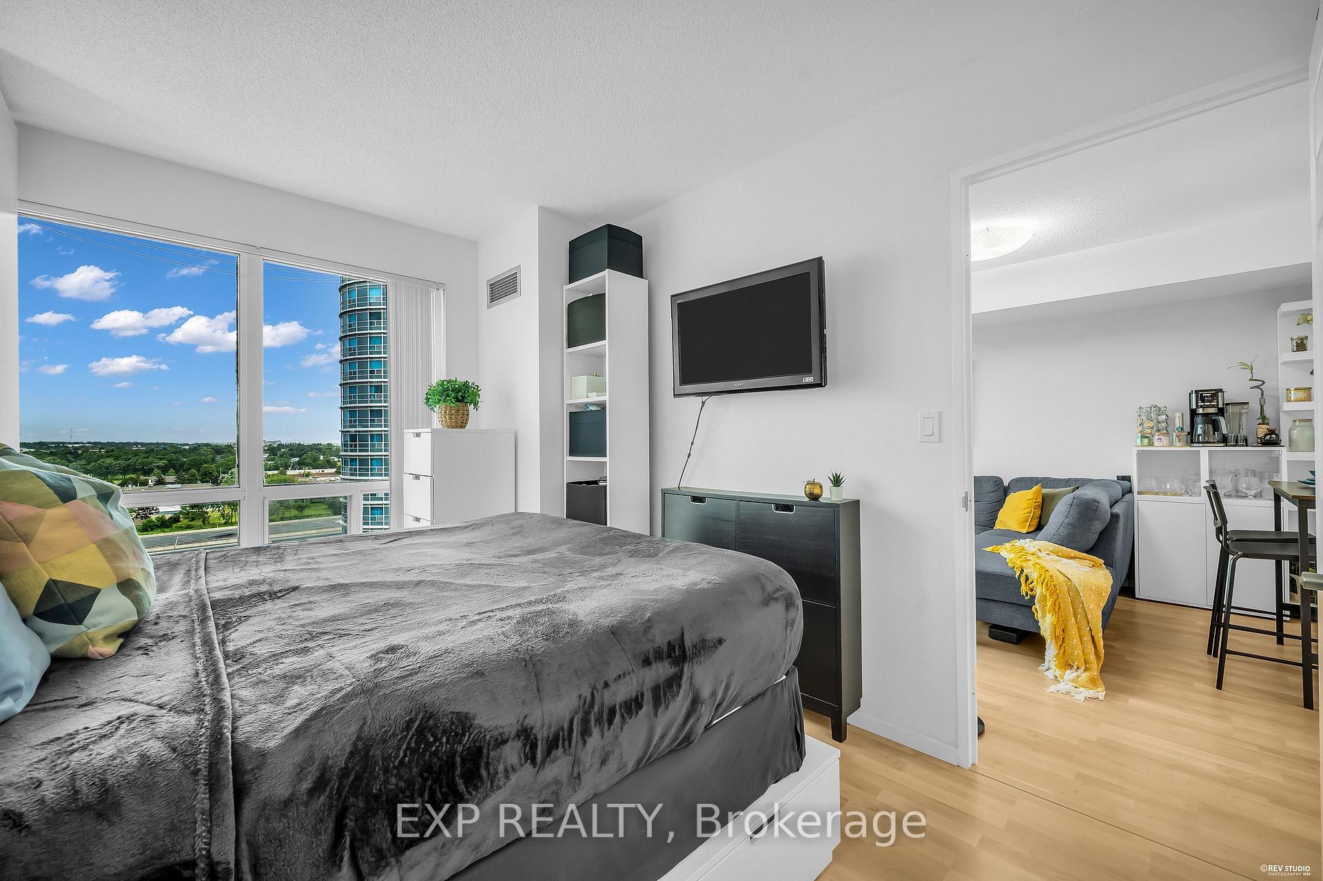 Photo 18 of Unit 1016, 8 Lee Centre Drive N, Scarborough, Woburn — HOMEH