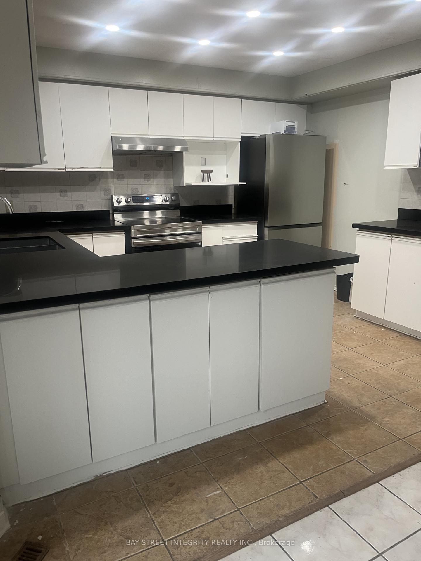 Photo 1 of Unit Upper, 2 Glenheather Terrace, Scarborough, Rouge — HOMEH