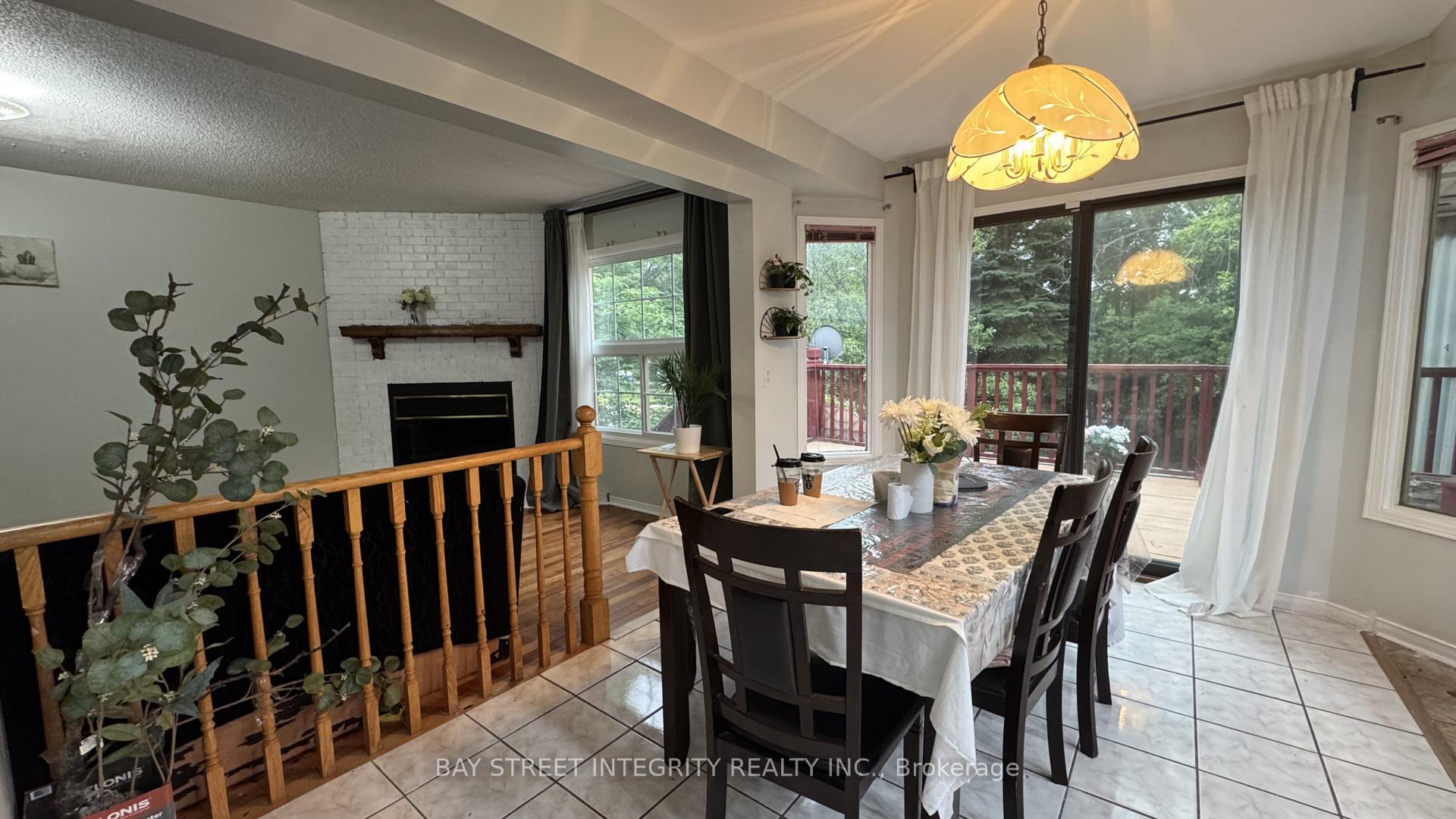 Photo 4 of Unit Upper, 2 Glenheather Terrace, Scarborough, Rouge — HOMEH